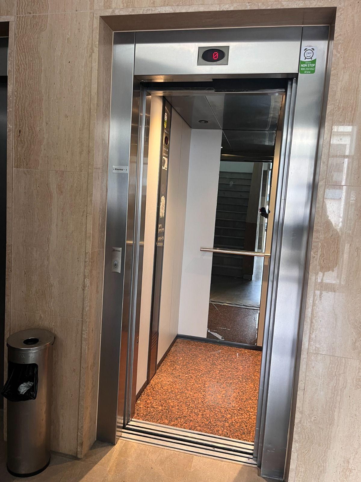 Oficina en Alquiler - Acueducto, Dos Hermanas - 4