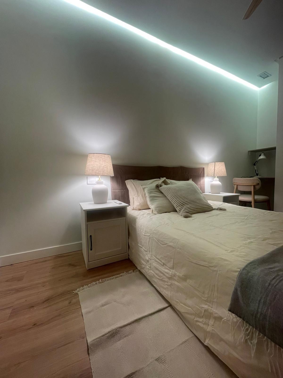 Piso en Venta - C. de Dulce Chacón, Madrid - 18