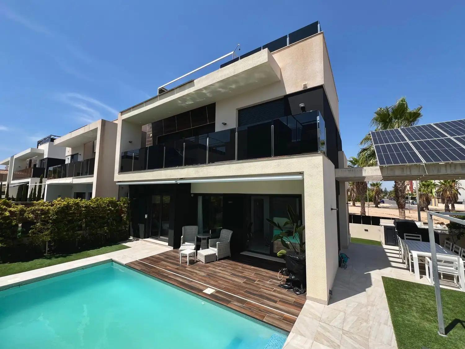 Chalet de lujo en venta - Cabo Roig, Orihuela - 2