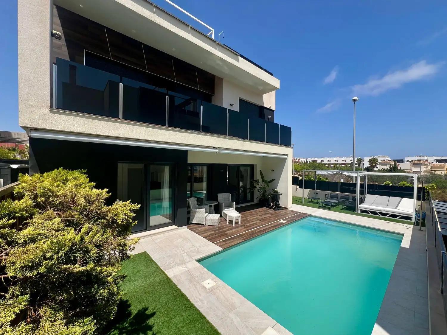 Chalet de lujo en venta - Cabo Roig, Orihuela - 1