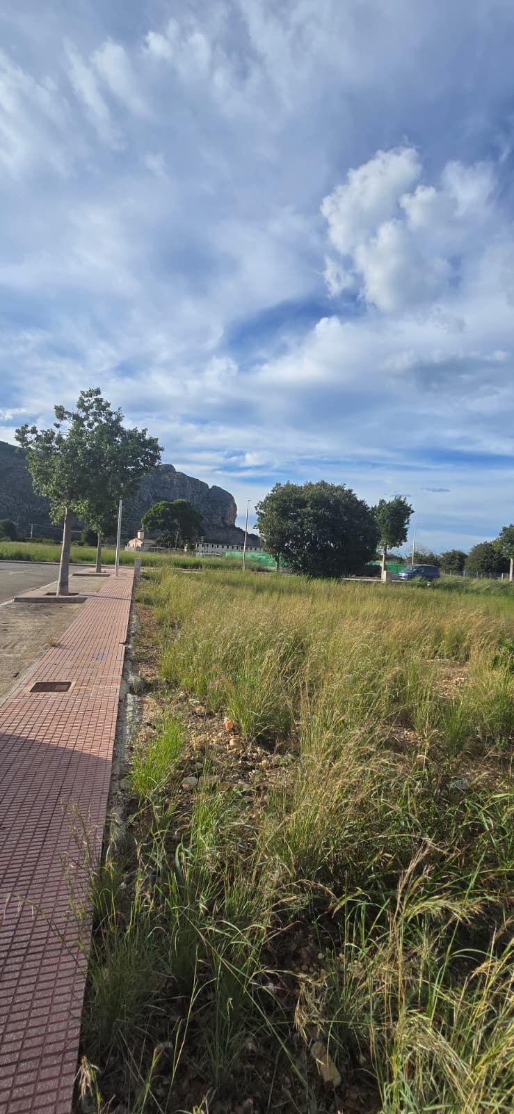 Terreno Residencial en Venta en Avenida Nou de Octubre - 4