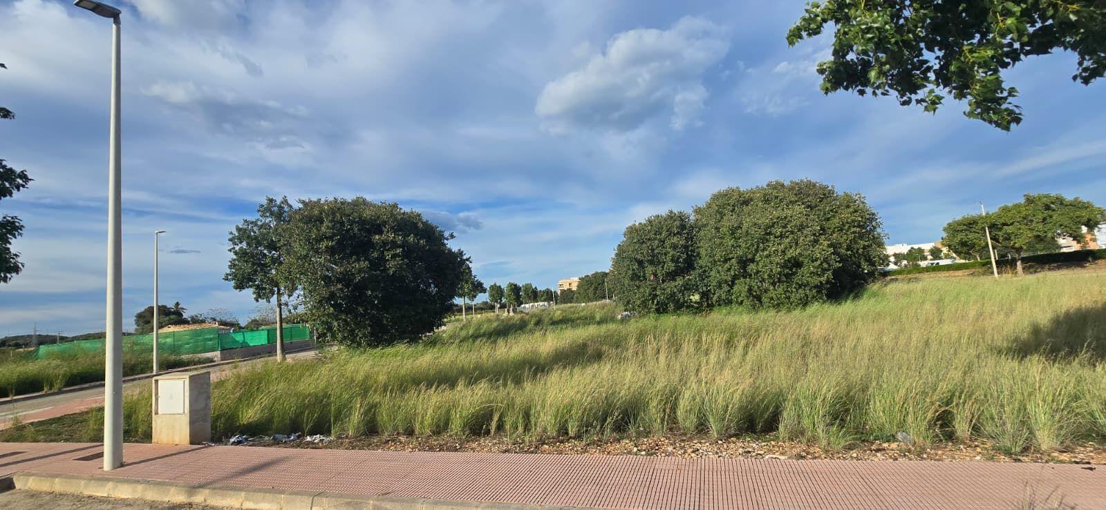 Terreno Residencial en Venta en Avenida Nou de Octubre - 7