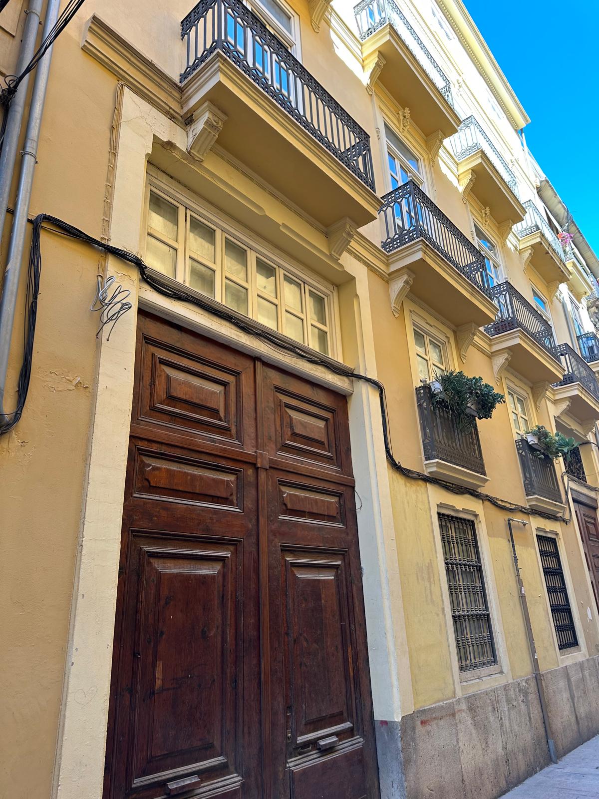 Piso en Alquiler en Calle d'Eixarchs - 5