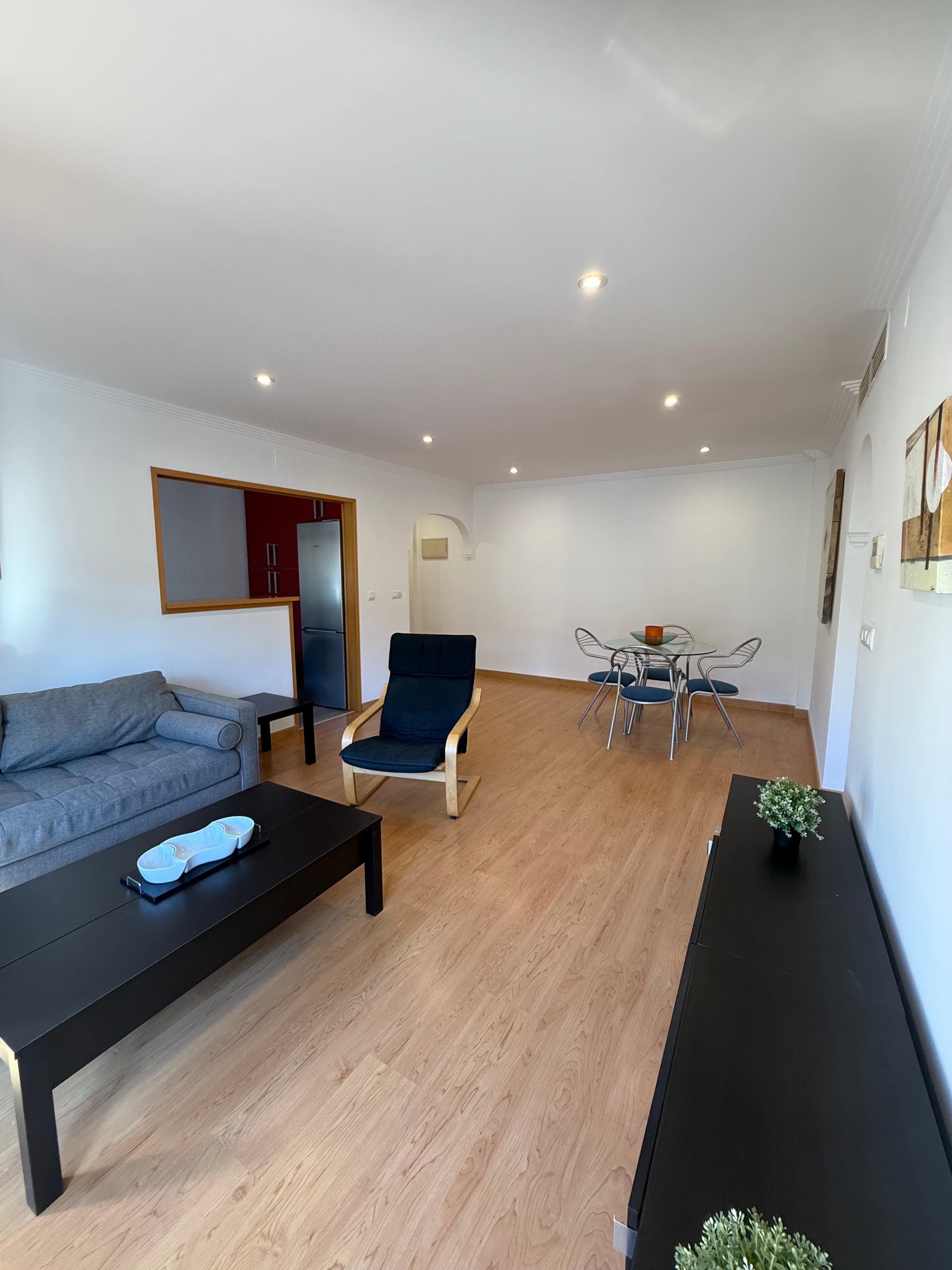 Piso en Alquiler en Pl. Sta. María - 5