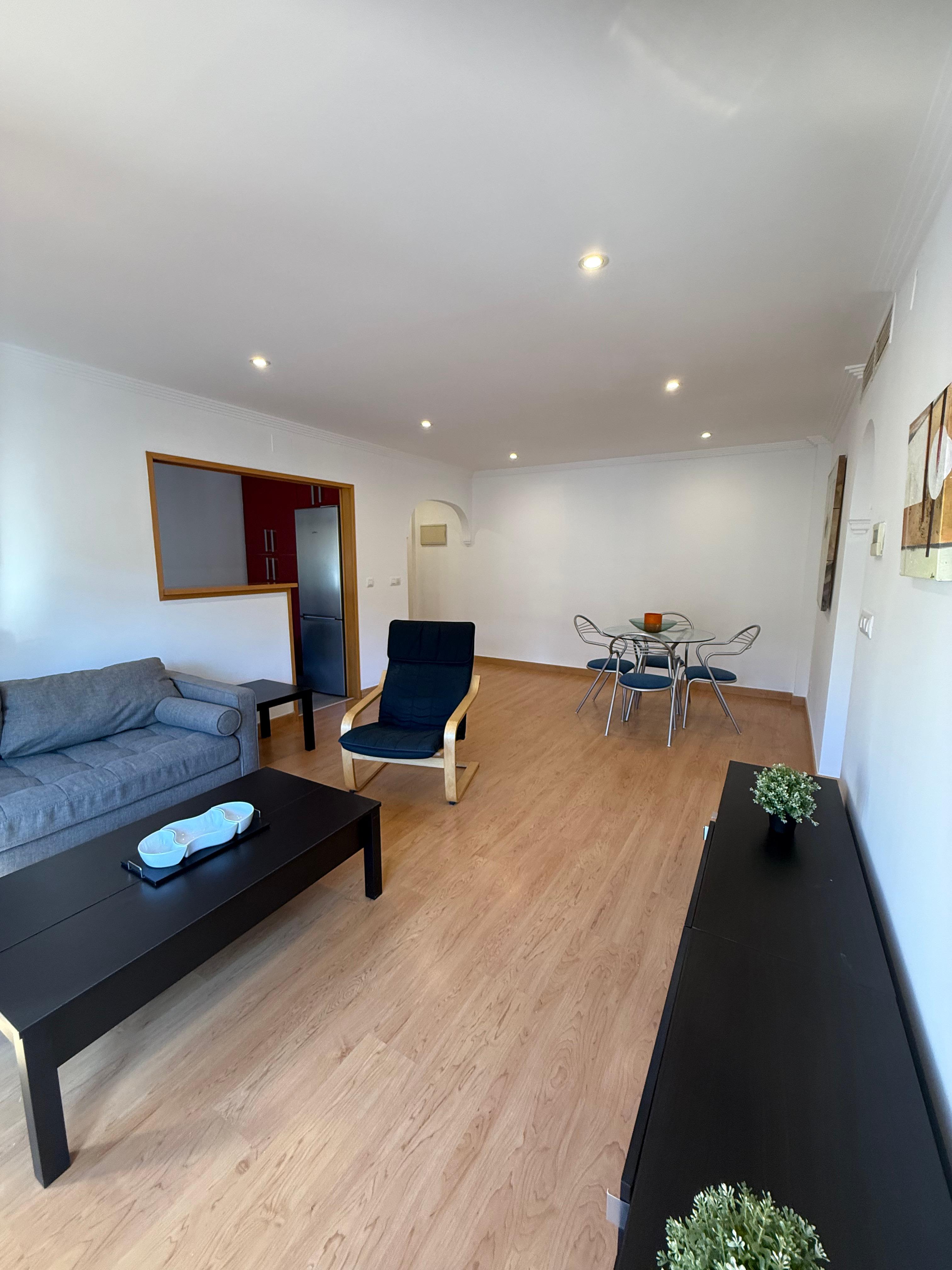 Piso en Alquiler en Pl. Sta. María - 4