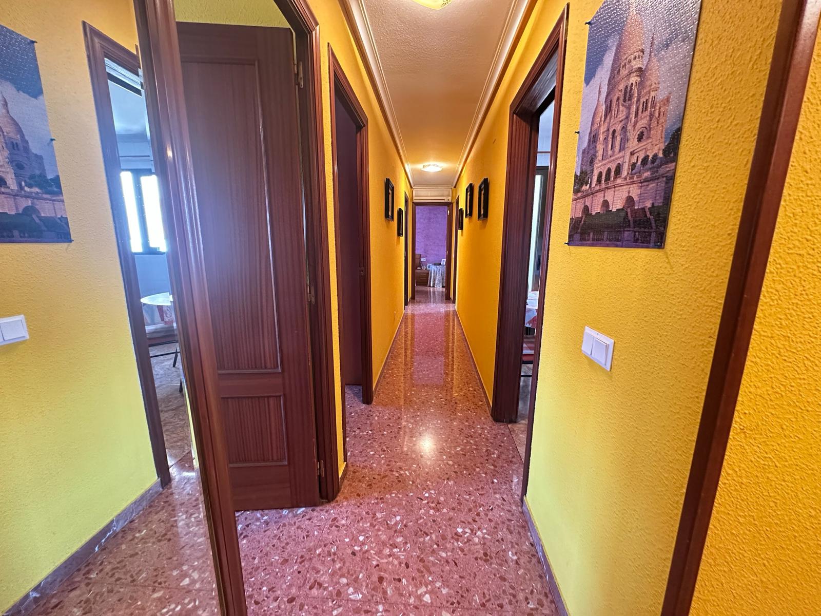 Piso en Venta en Av. Ancha de Castelar - 19