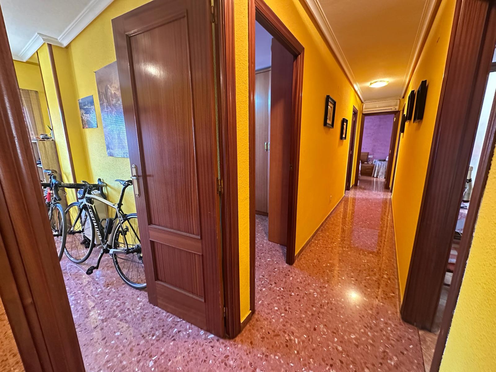 Piso en Venta en Av. Ancha de Castelar - 20