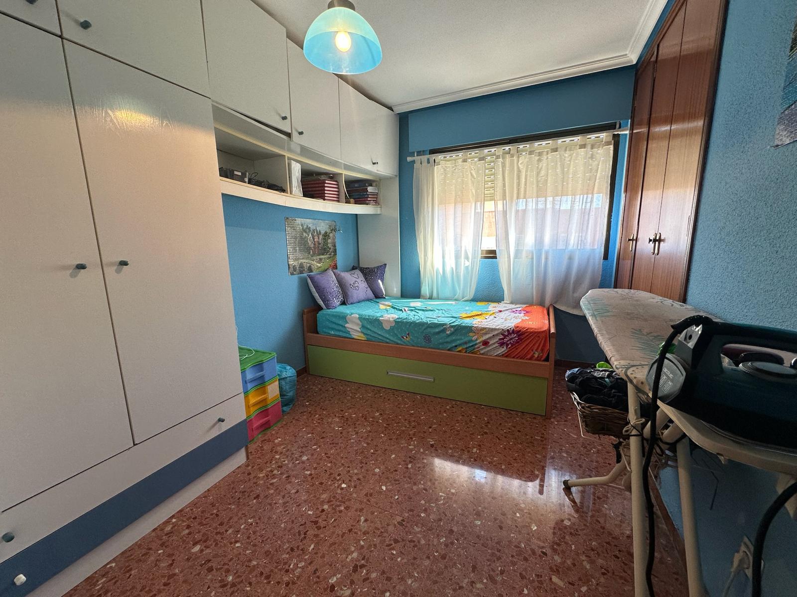 Piso en Venta en Av. Ancha de Castelar - 18
