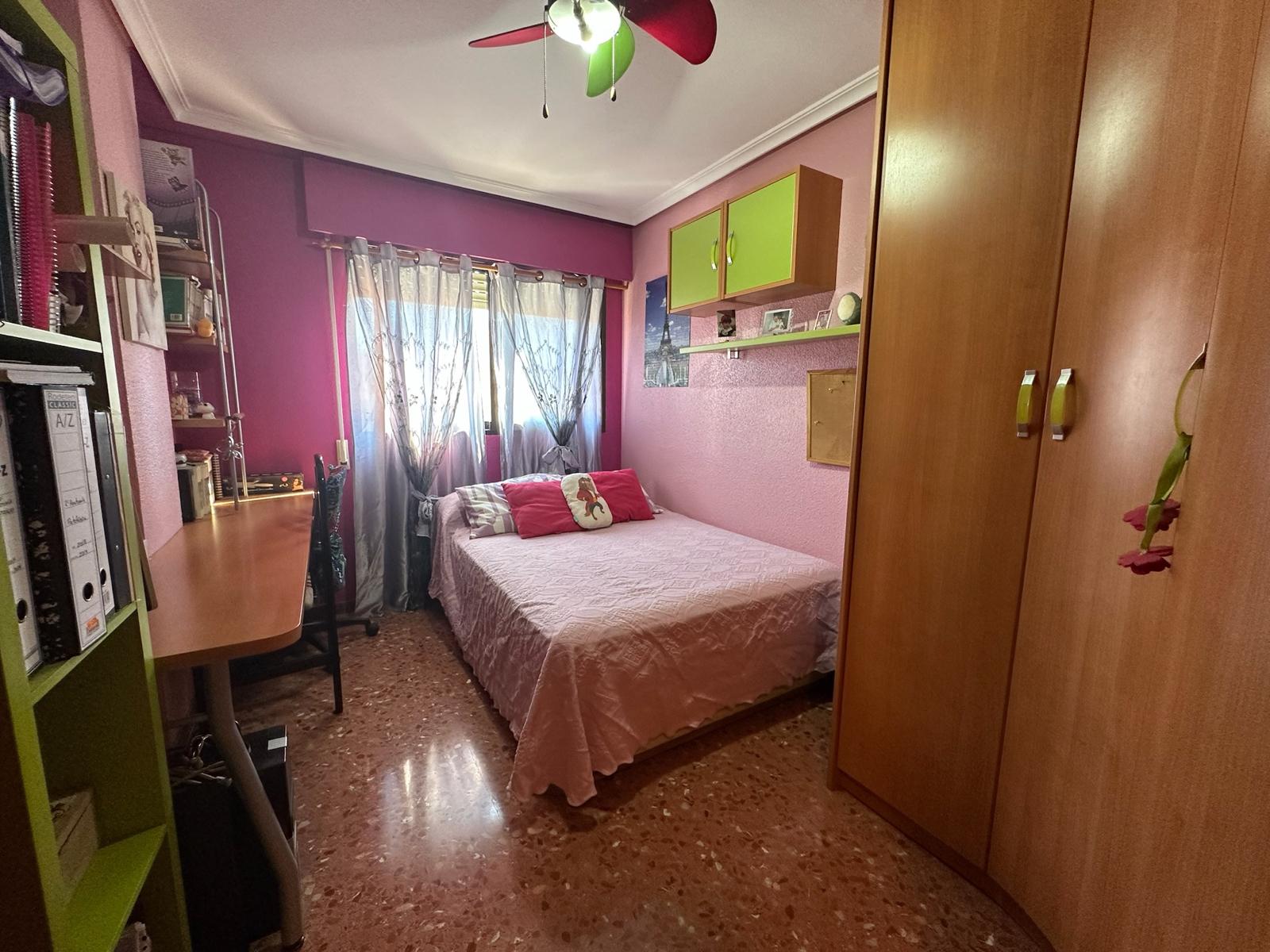 Piso en Venta en Av. Ancha de Castelar - 12