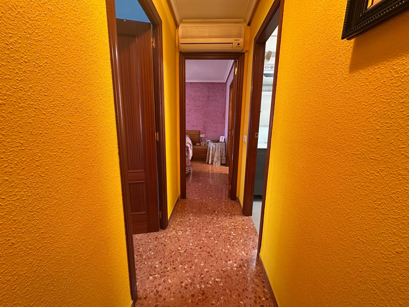 Piso en Venta en Av. Ancha de Castelar - 13