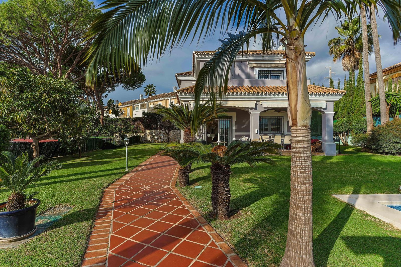 Villa en Venta en C. Pico del Naranco - 3