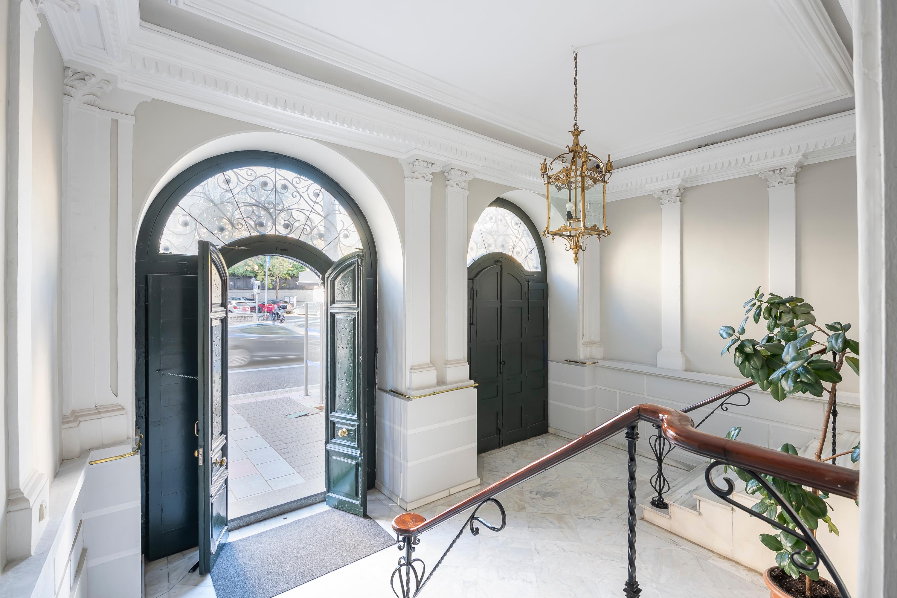 Oficina en Alquiler en C. de Almagro - 27