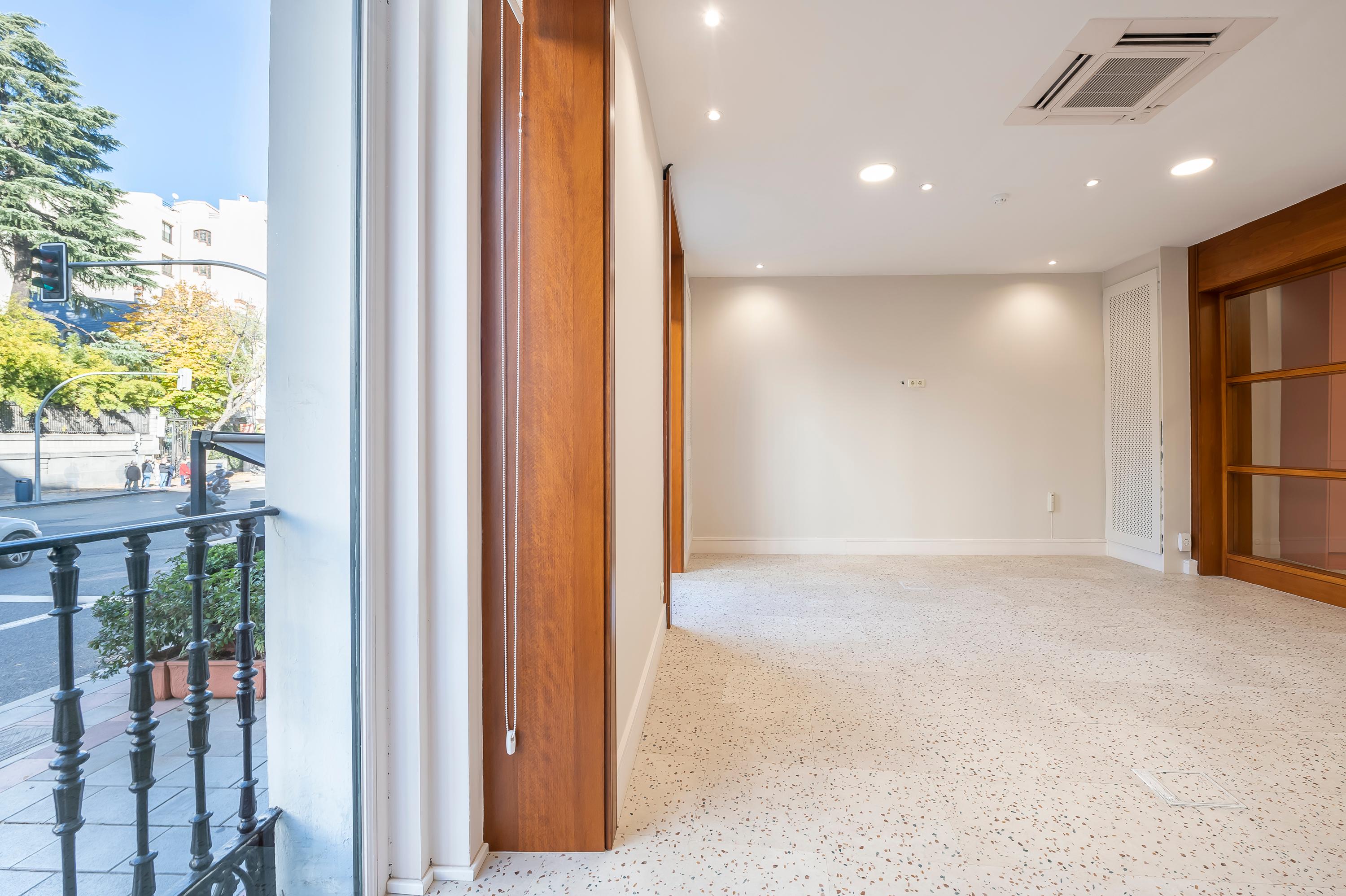 Oficina en Alquiler en C. de Almagro - 20