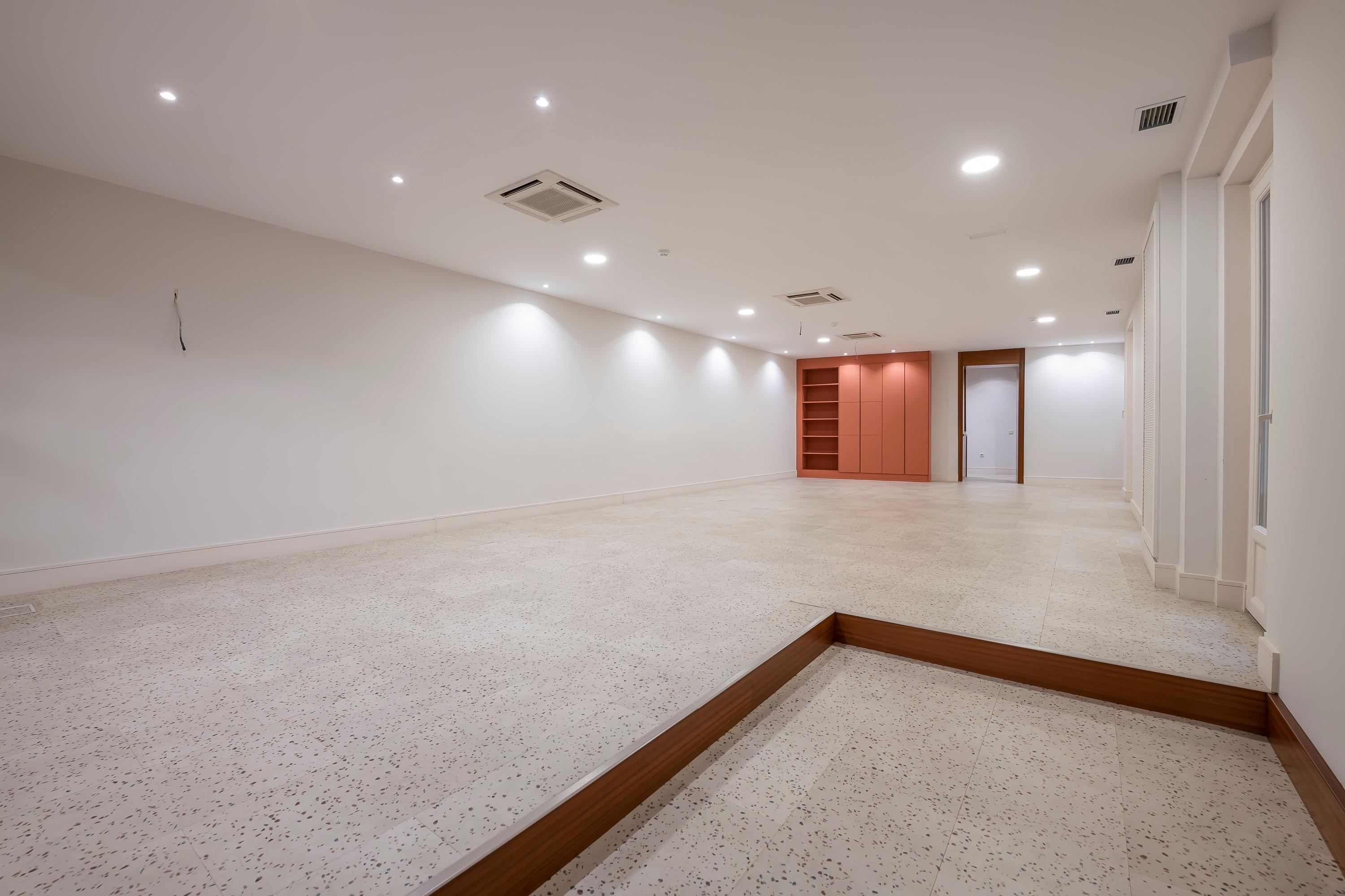 Oficina en Alquiler en C. de Almagro - 21