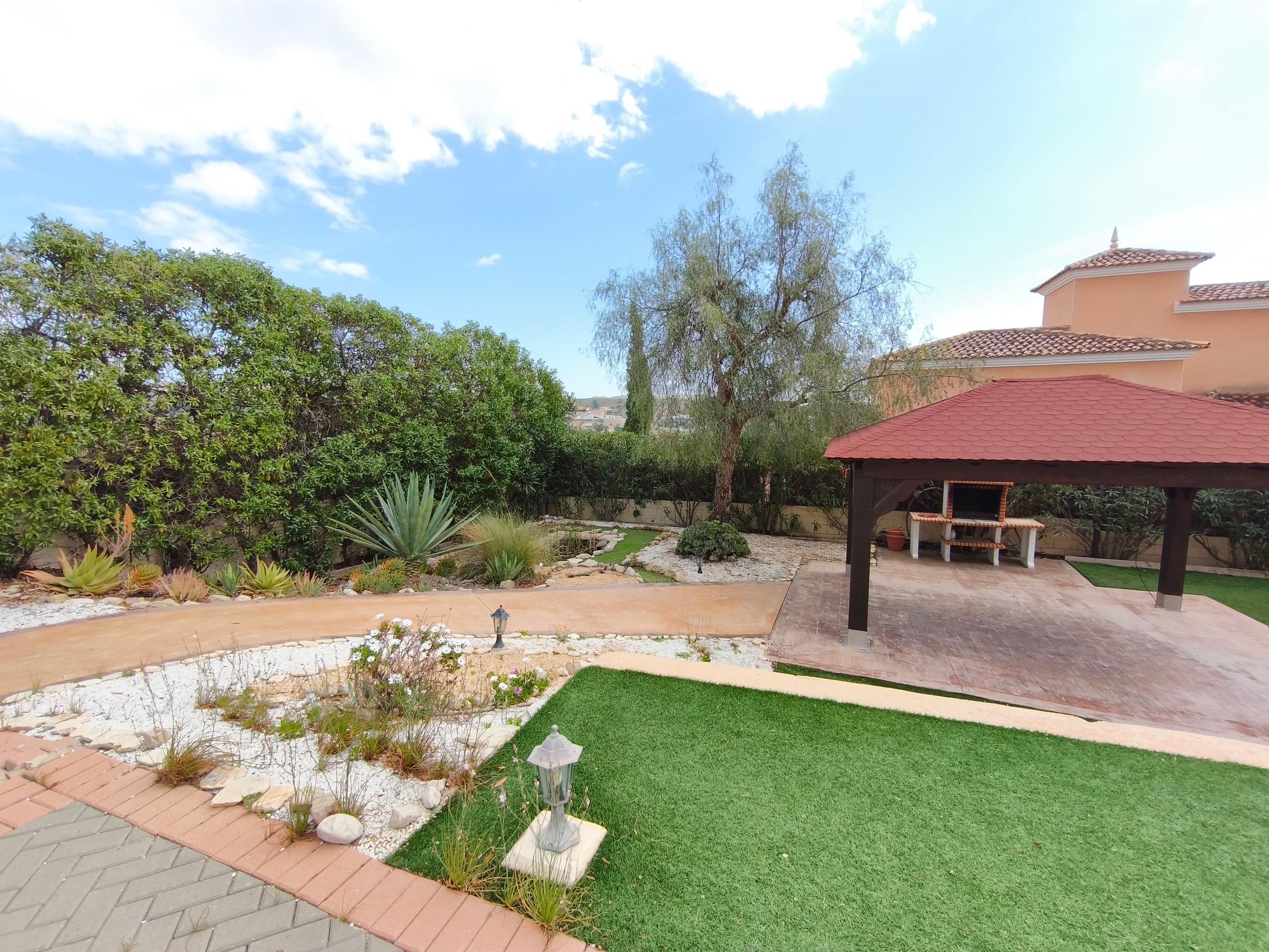 Villa en Venta en Calle Llevant - 23