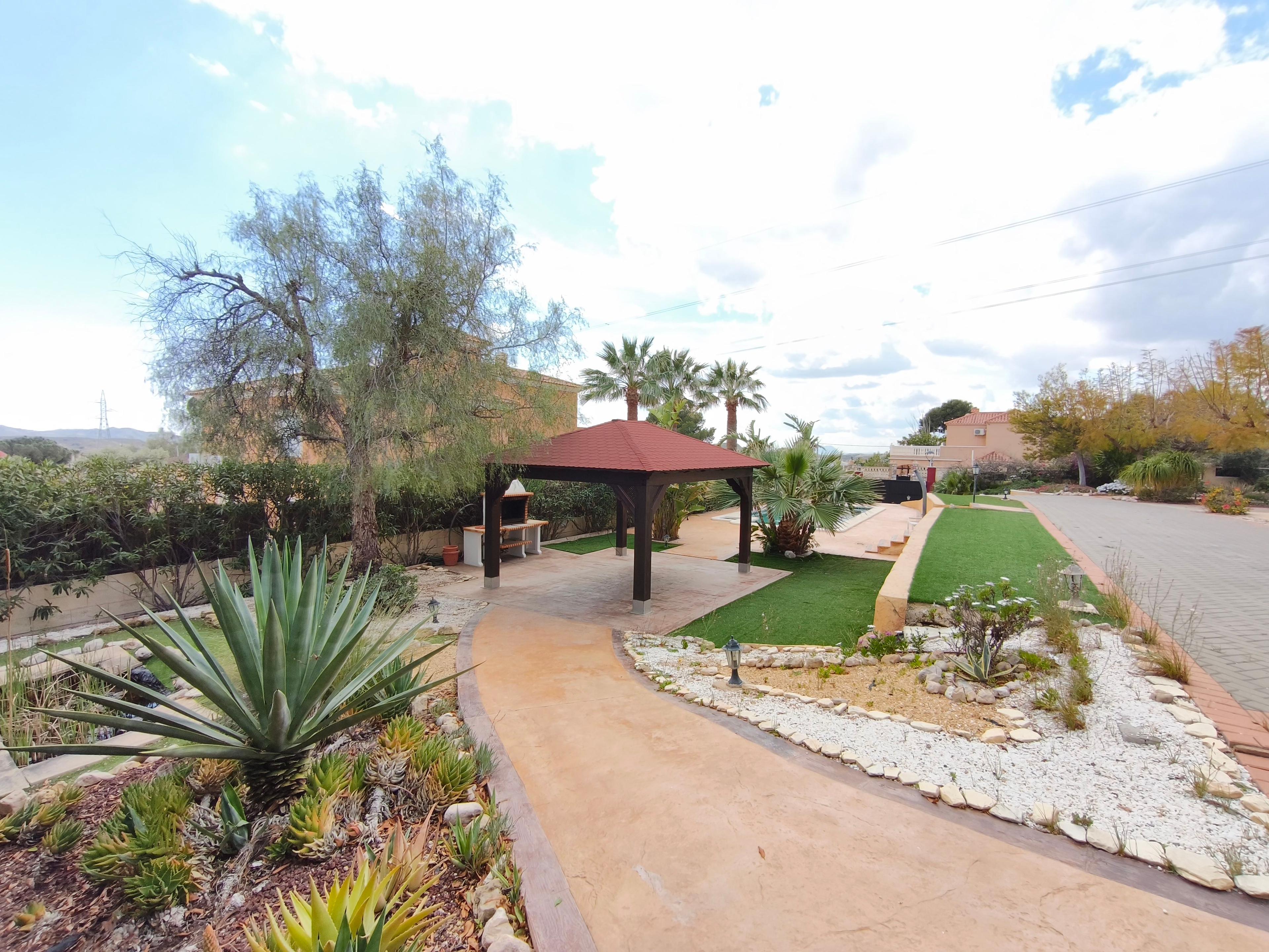 Villa en Venta en Calle Llevant - 24