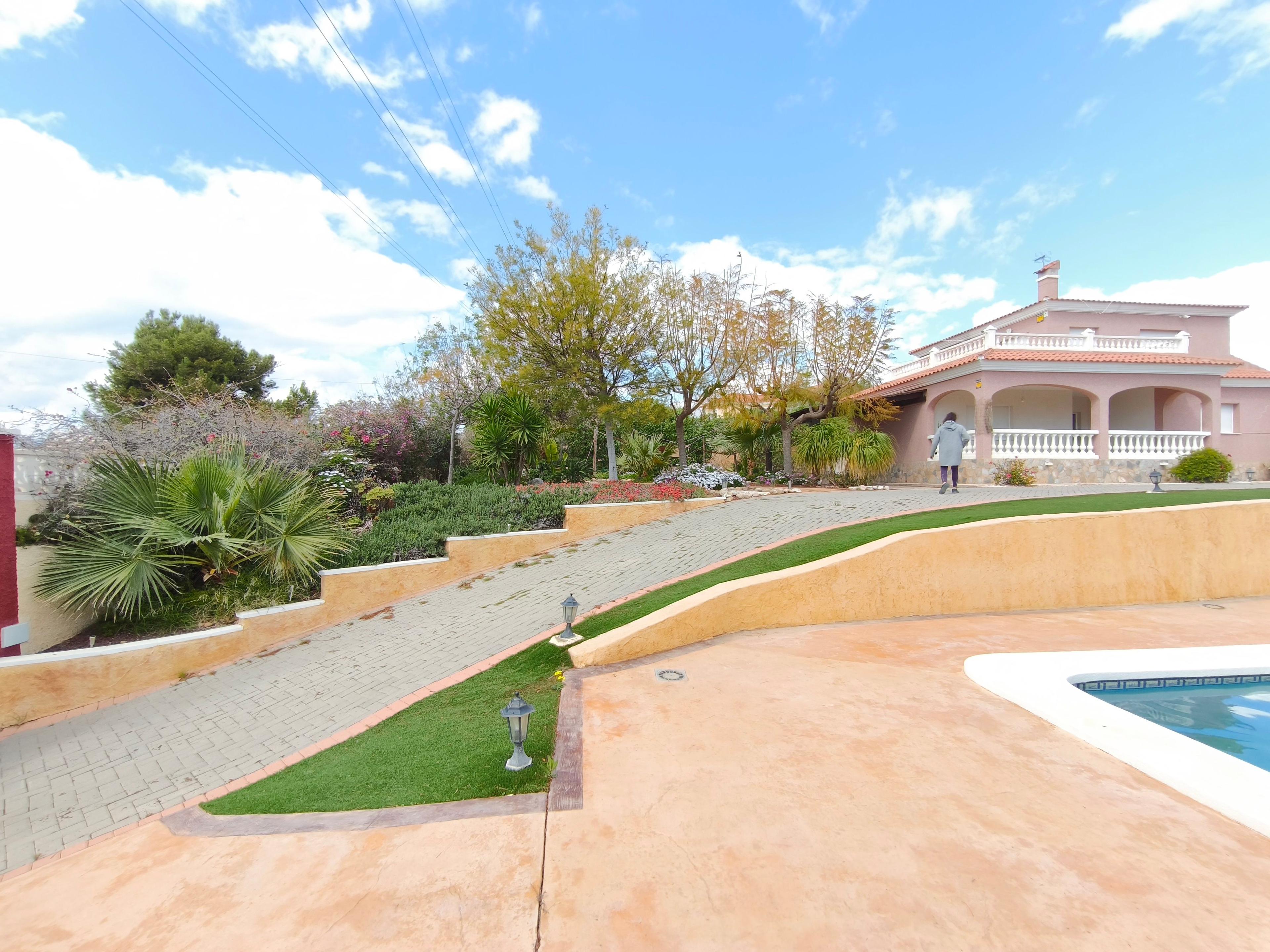 Villa en Venta en Calle Llevant - 28