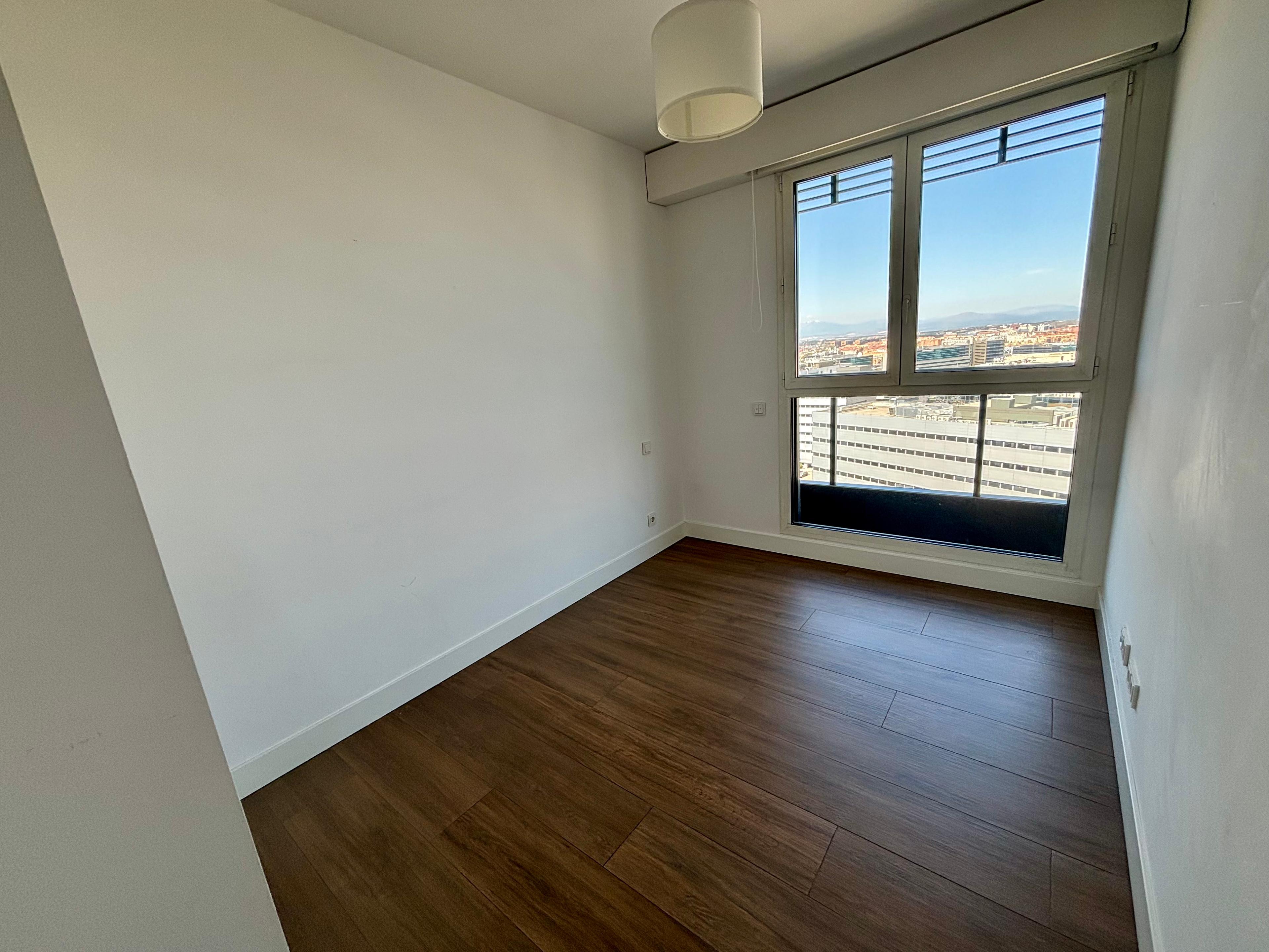 Piso en Venta - C. de Dulce Chacón - 14