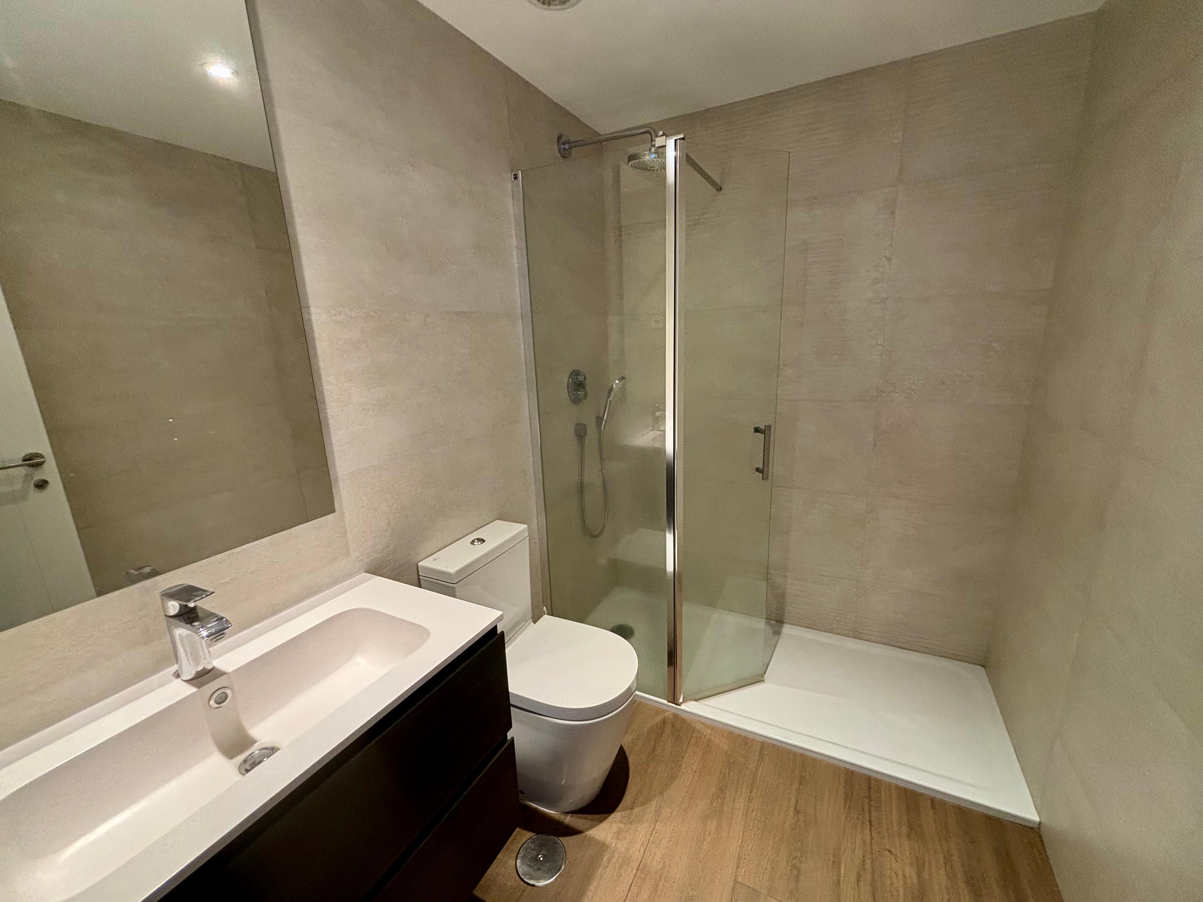 Piso en Venta - C. de Dulce Chacón - 17