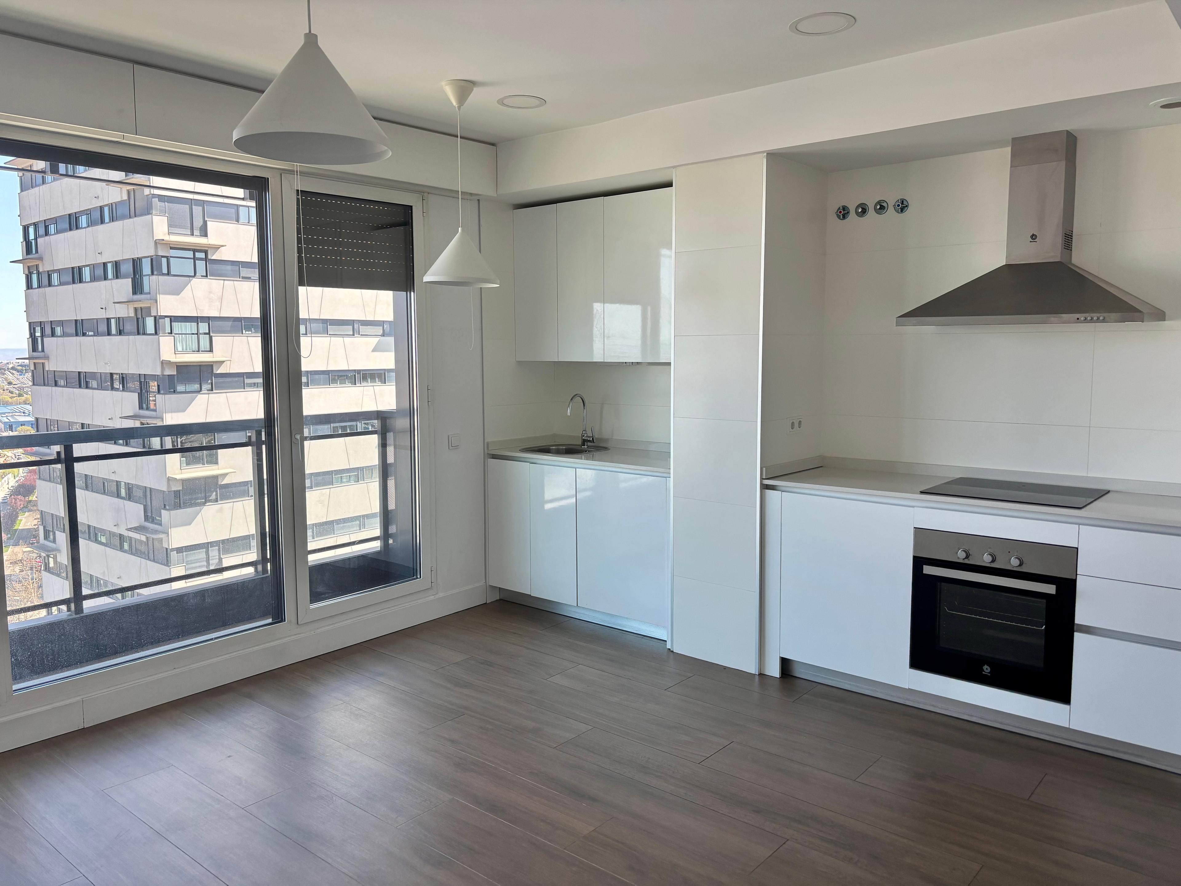 Piso en Venta - C. de Dulce Chacón - 7