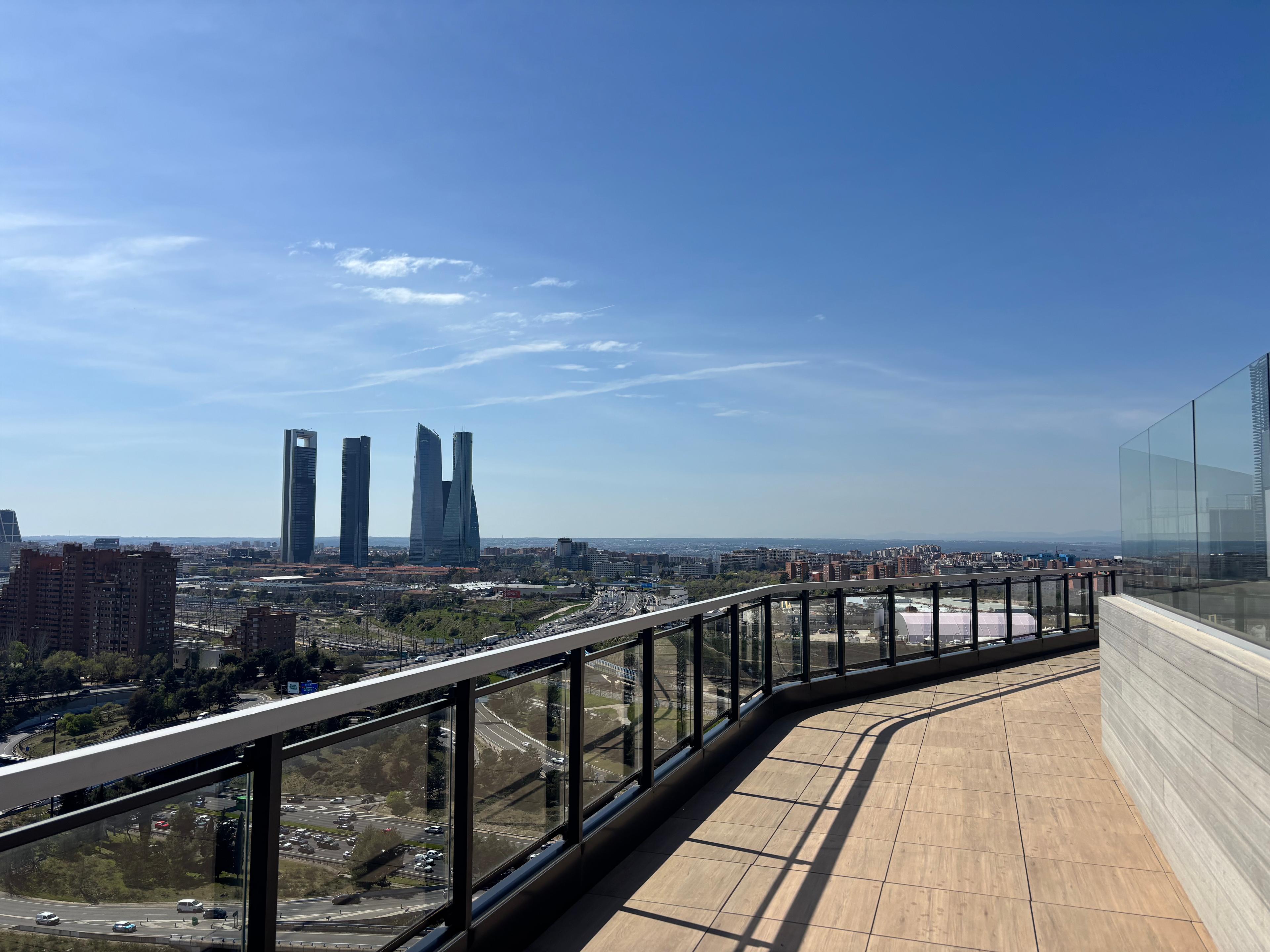 Piso en Venta - C. de Dulce Chacón - 26