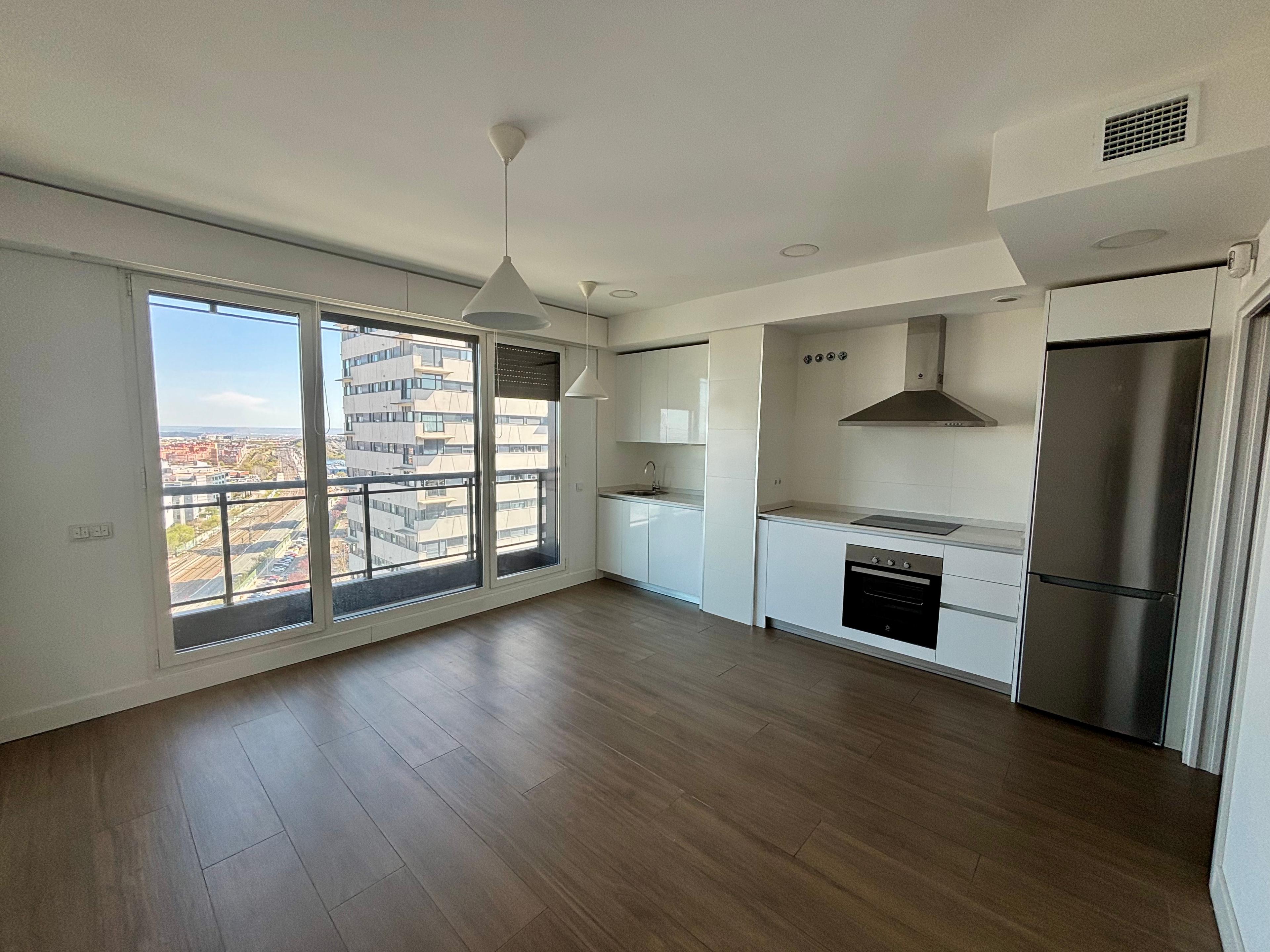 Piso en Venta - C. de Dulce Chacón - 5