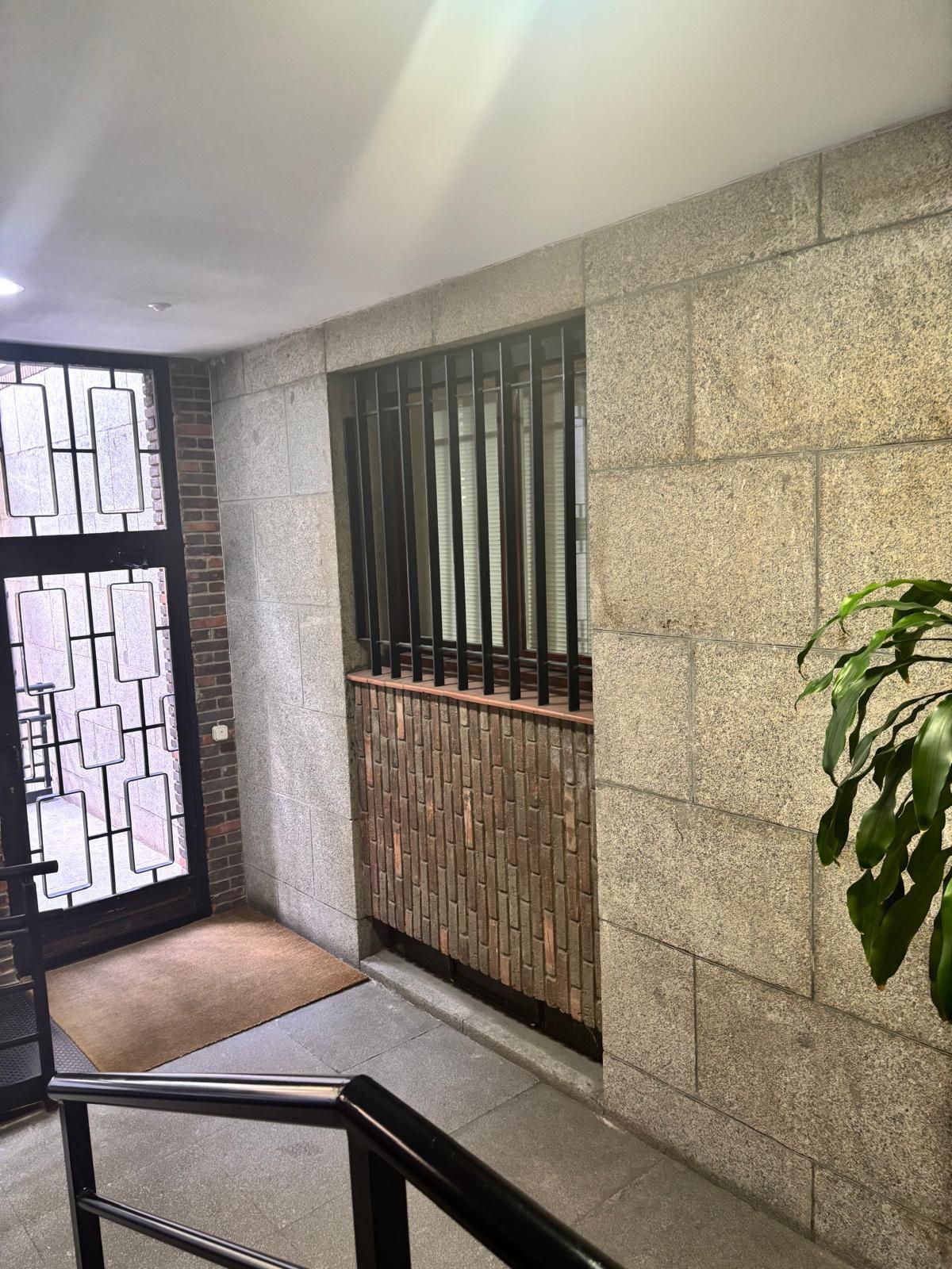 Local en Venta - C. de Rafael Calvo, Castellana - 34