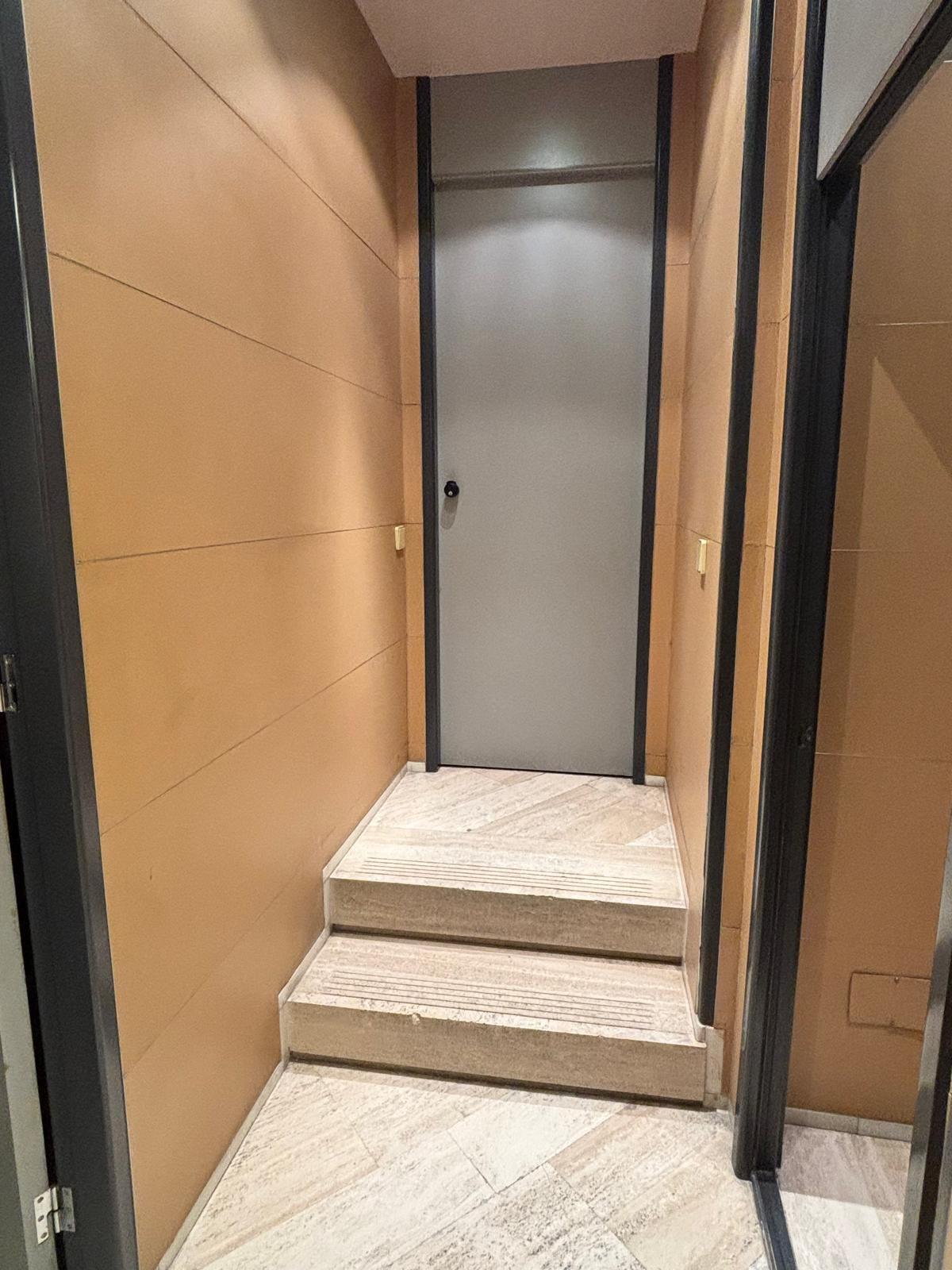 Local en Venta - C. de Rafael Calvo, Castellana - 30