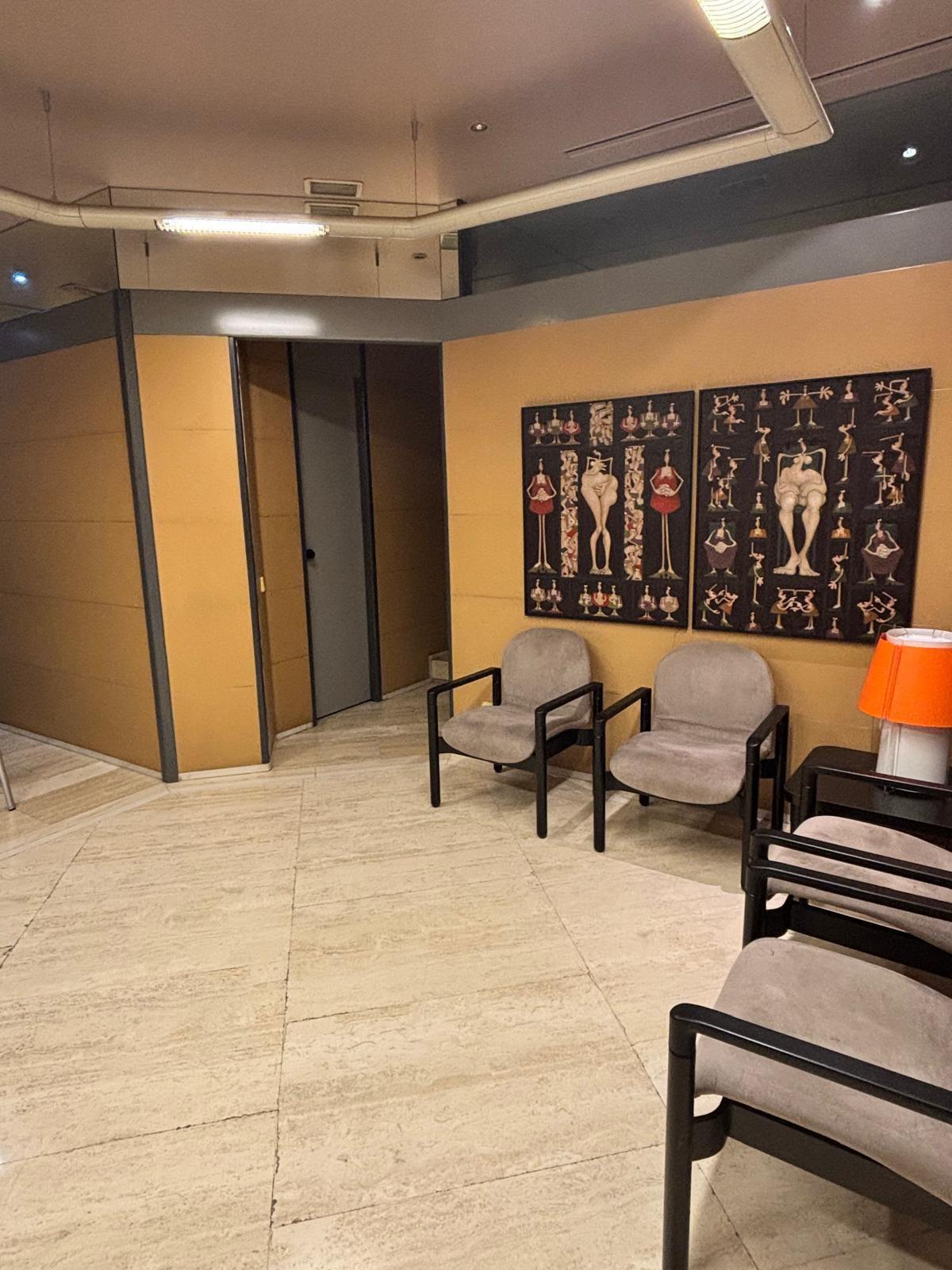 Local en Venta - C. de Rafael Calvo, Castellana - 22