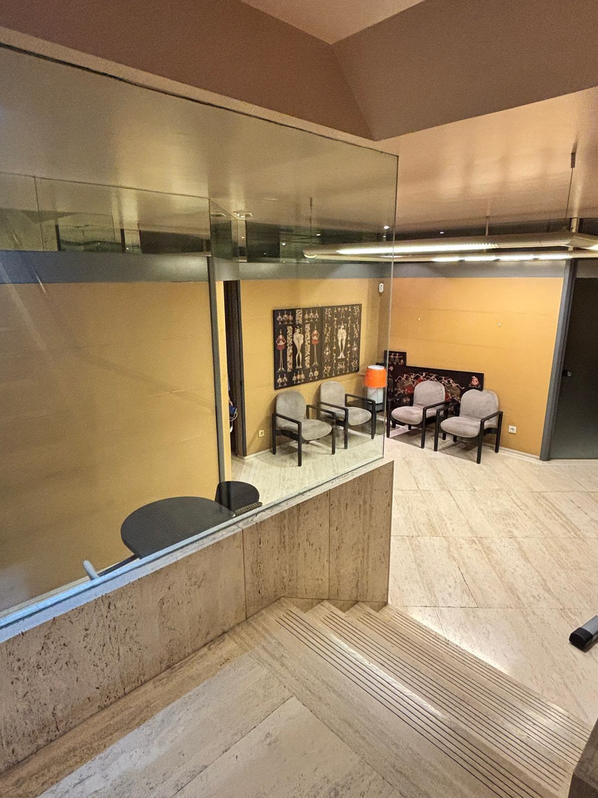 Local en Venta - C. de Rafael Calvo, Castellana - 8