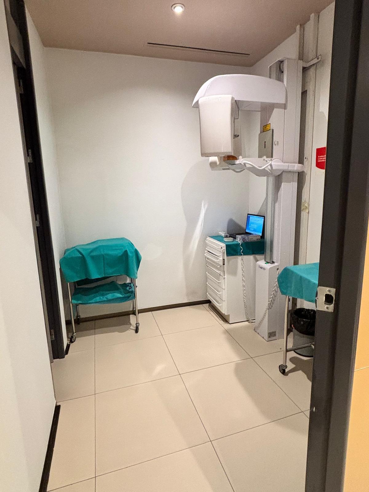 Local en Venta - C. de Rafael Calvo, Castellana - 13