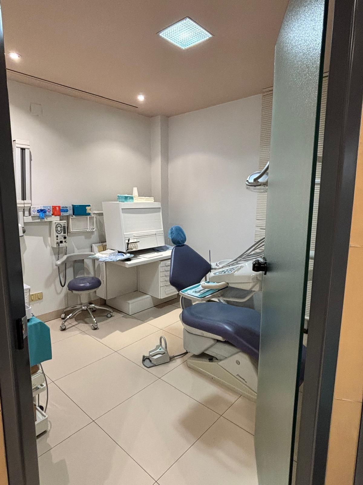 Local en Venta - C. de Rafael Calvo, Castellana - 12