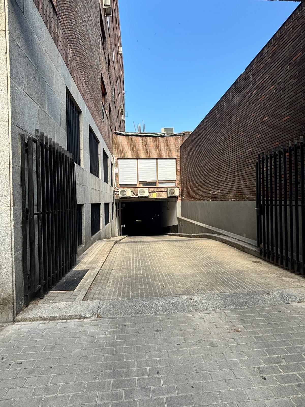 Local en Venta - C. de Rafael Calvo, Castellana - 37