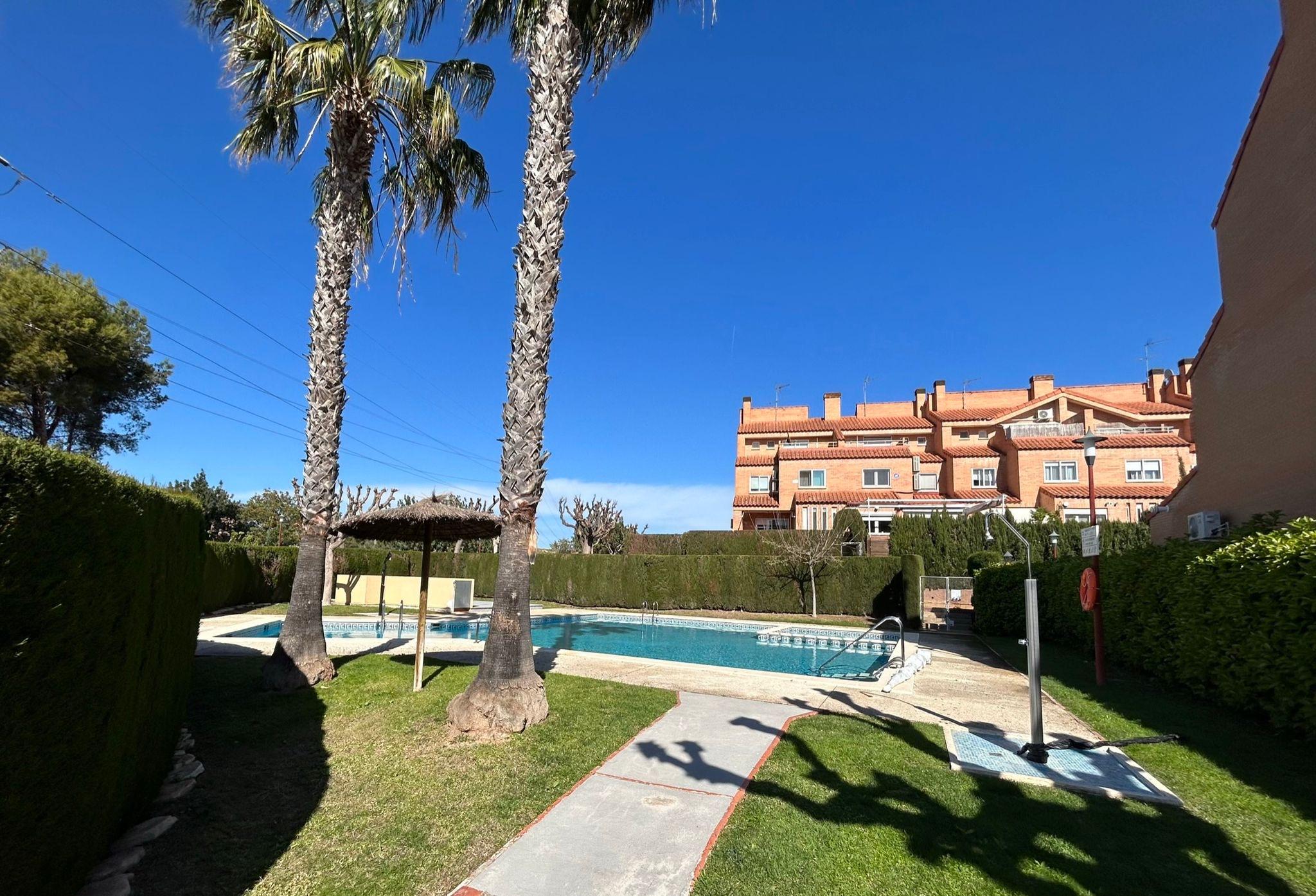 Semi-Detached Townhouse en Venta en C. Soto Camarena Sector C - 26