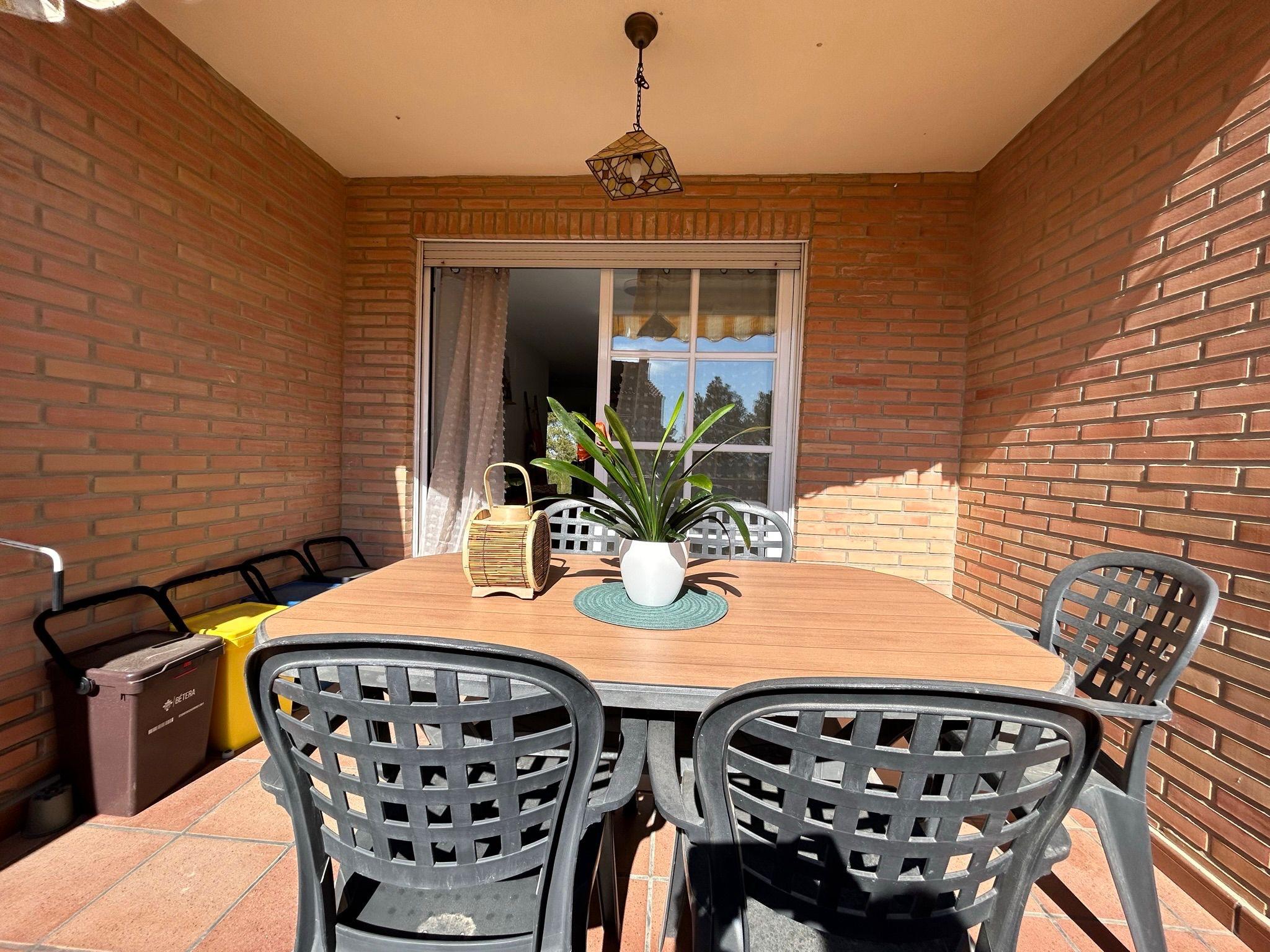 Semi-Detached Townhouse en Venta en C. Soto Camarena Sector C - 22