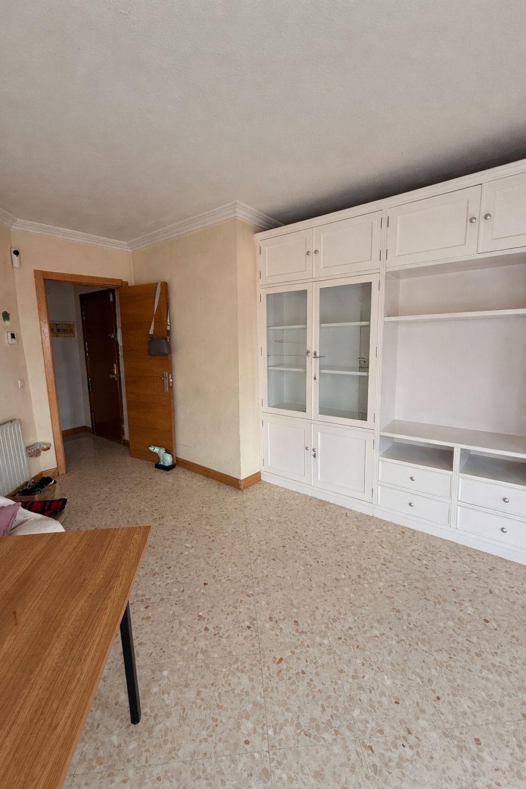 Piso en Venta en C. de Viridiana - 2