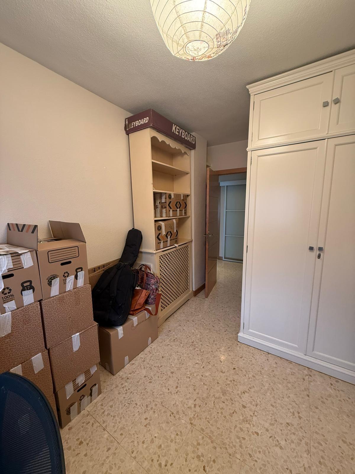 Piso en Venta en C. de Viridiana - 11