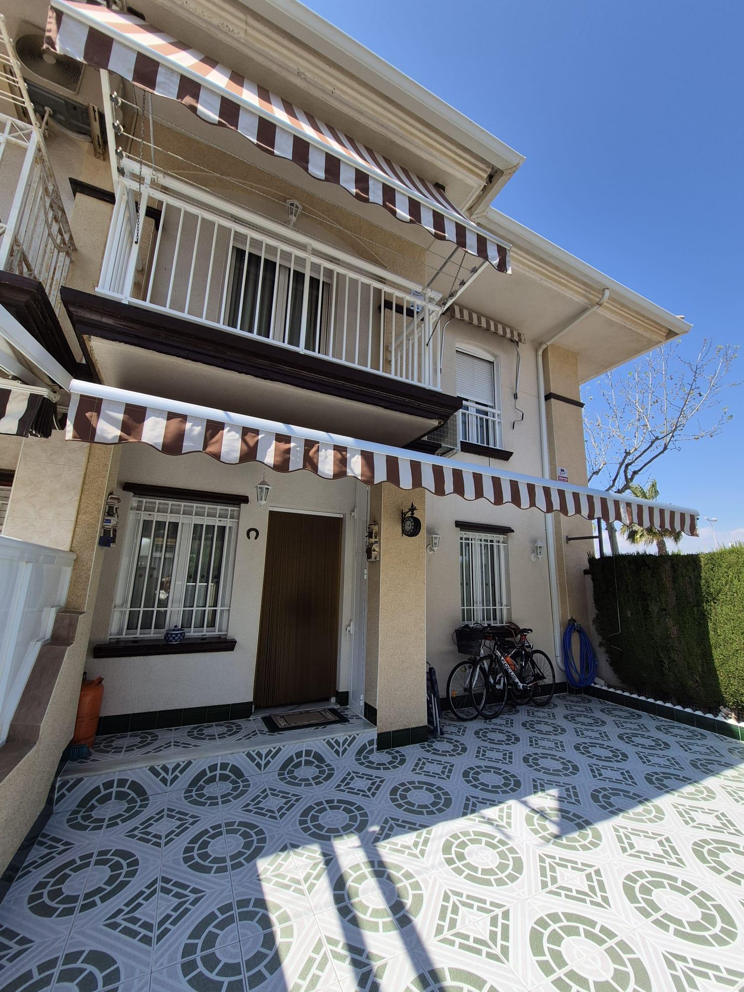 Casa Adosada en Venta en Avenida Zaragoza - 1