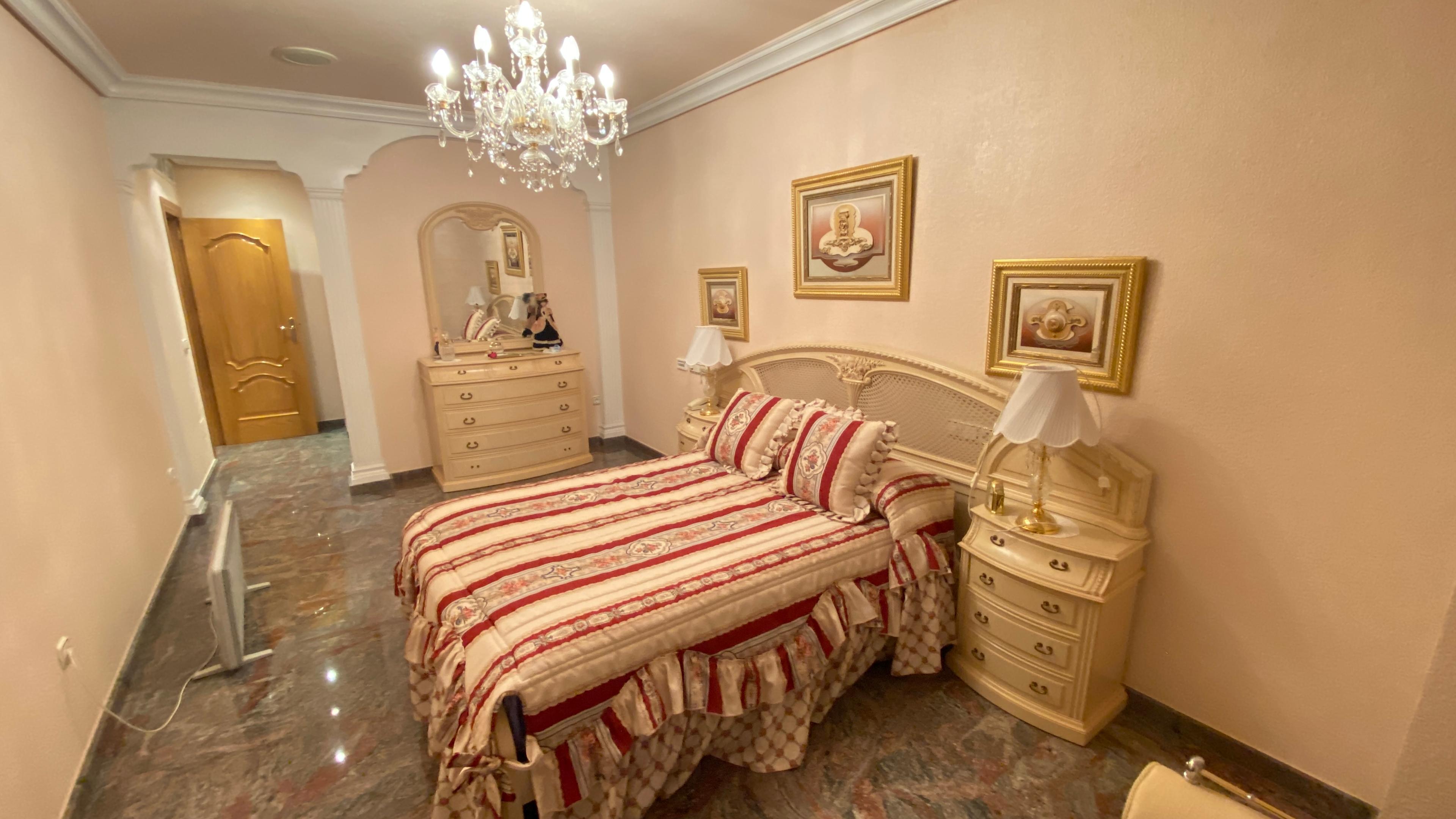 Casa en Venta en C. Marqués de Ordoño - 6