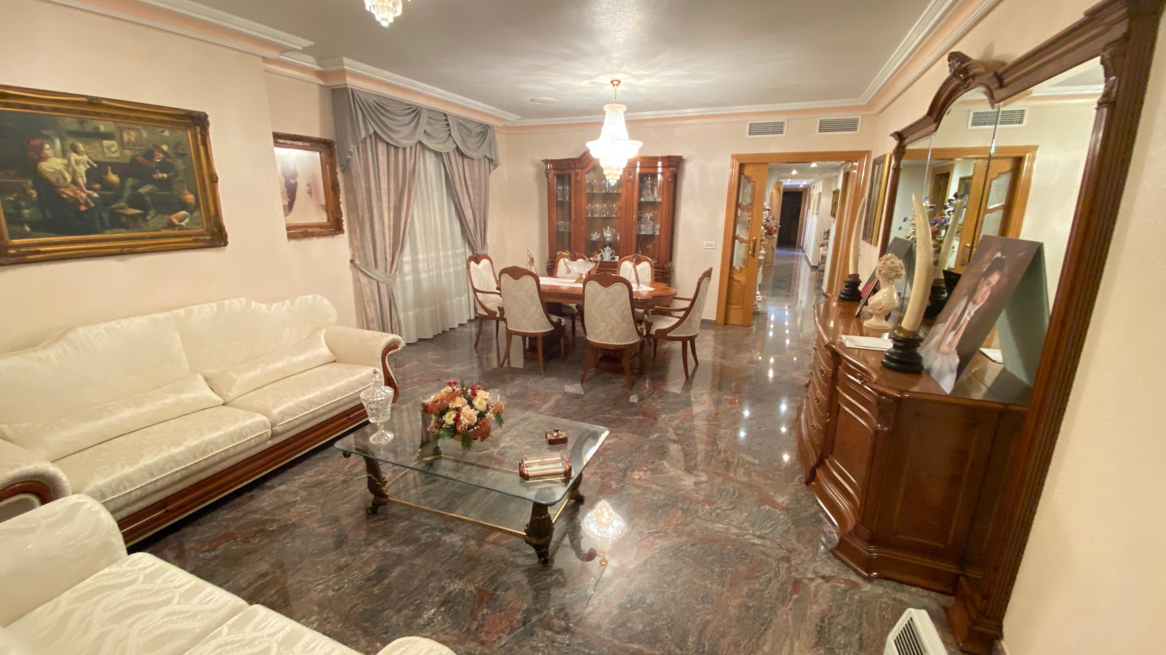 Casa en Venta en C. Marqués de Ordoño - 5