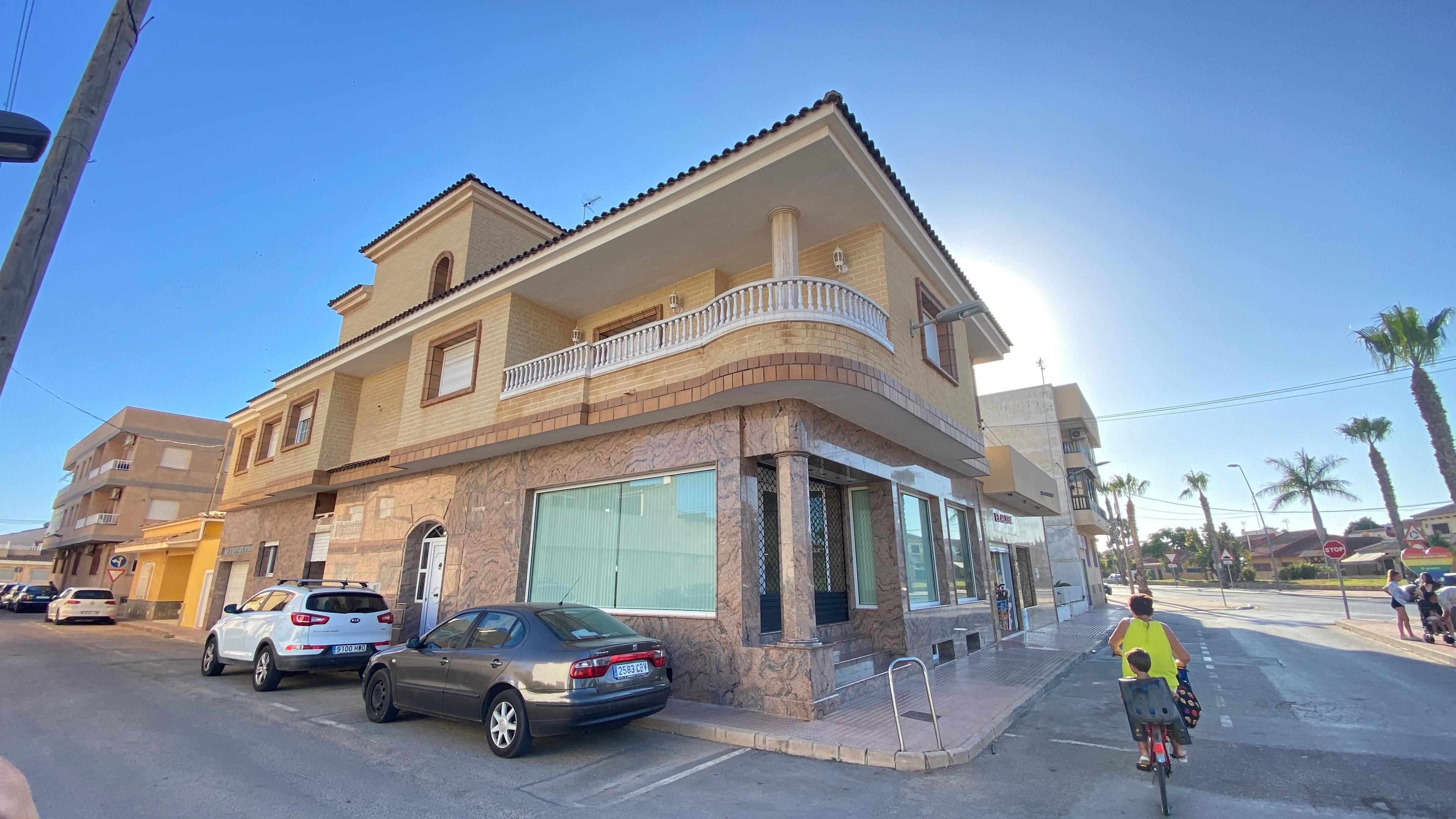 Casa en Venta en C. Marqués de Ordoño - 32