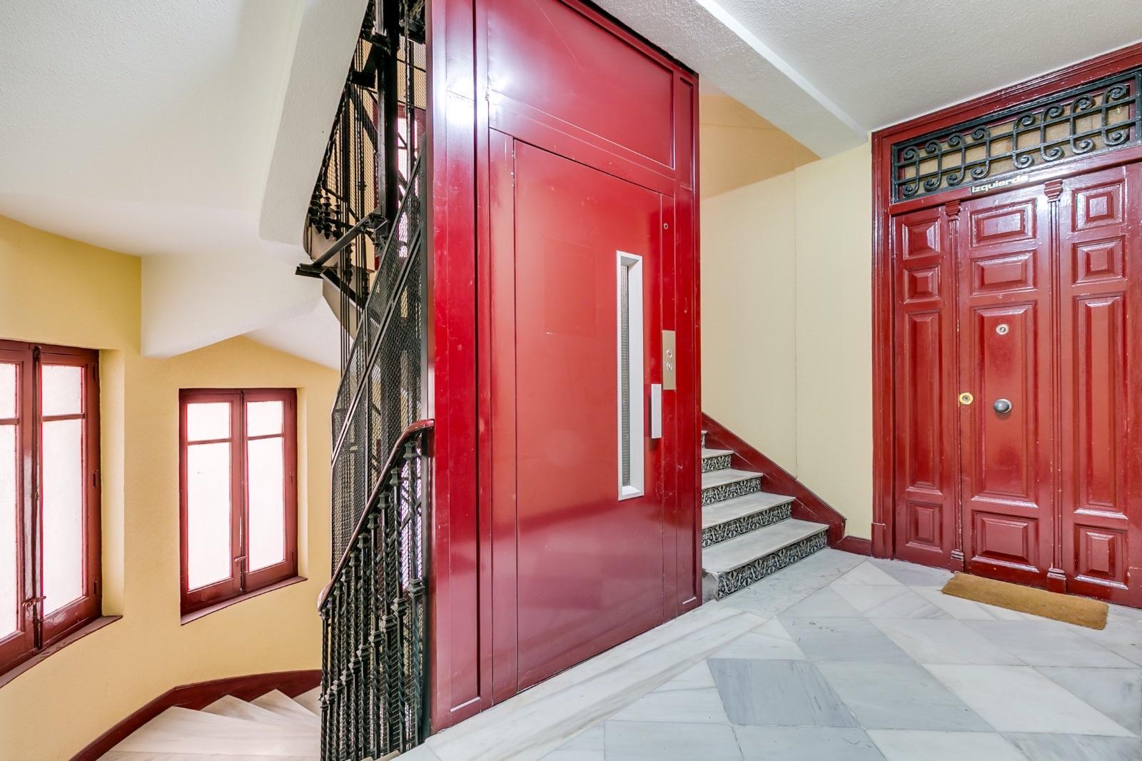 Piso en Venta en Av. de la Reina Victoria - 11