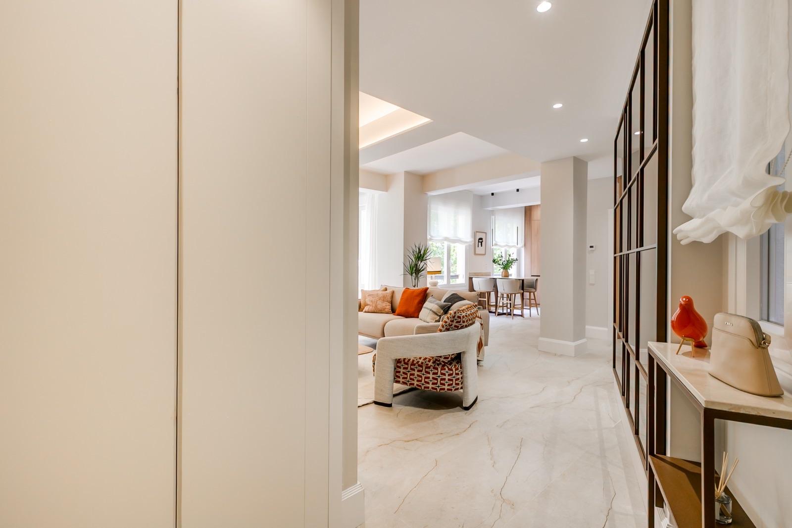 Piso en Venta en Av. de la Reina Victoria - 5