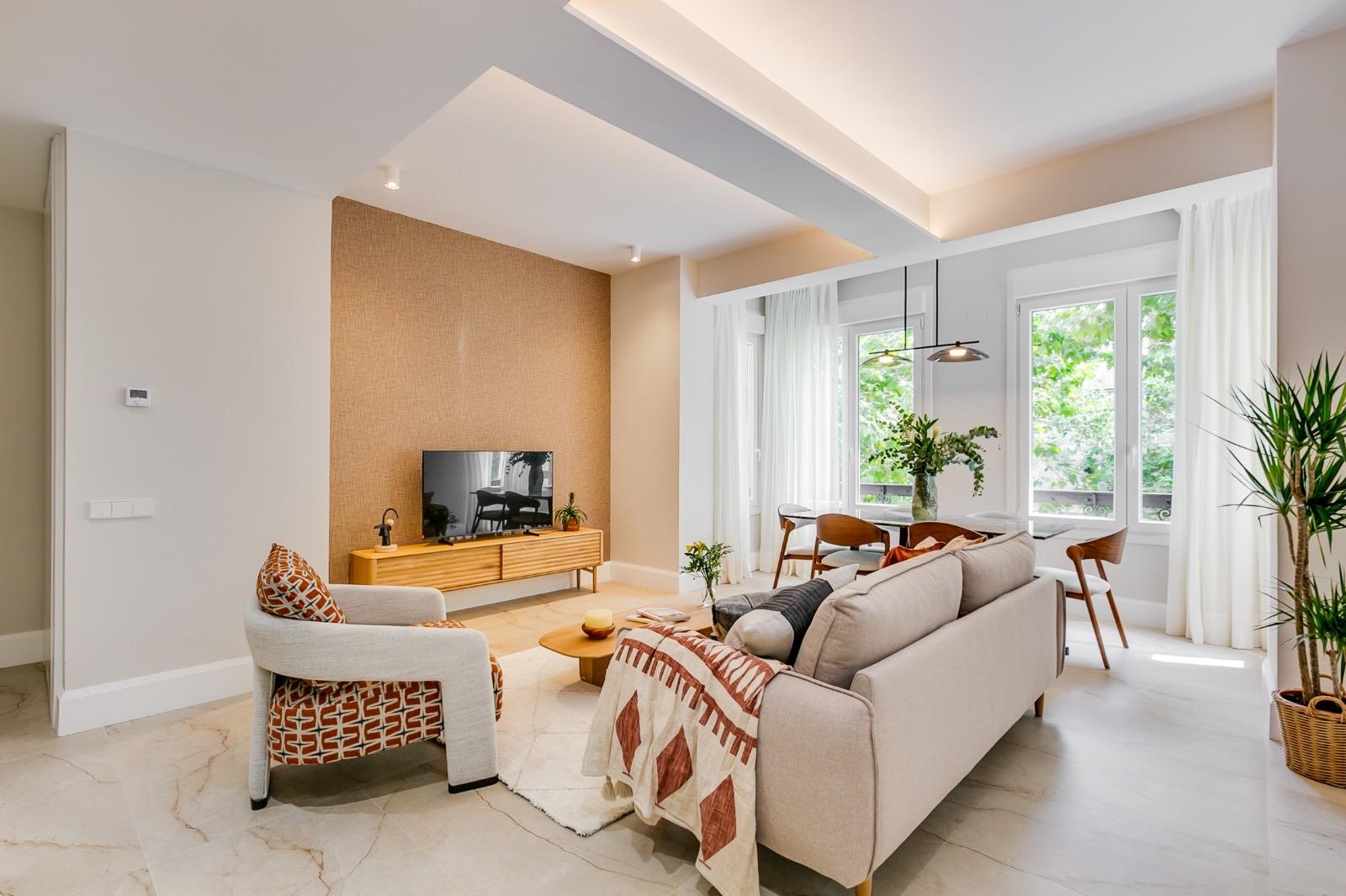 Piso en Venta en Av. de la Reina Victoria - 1