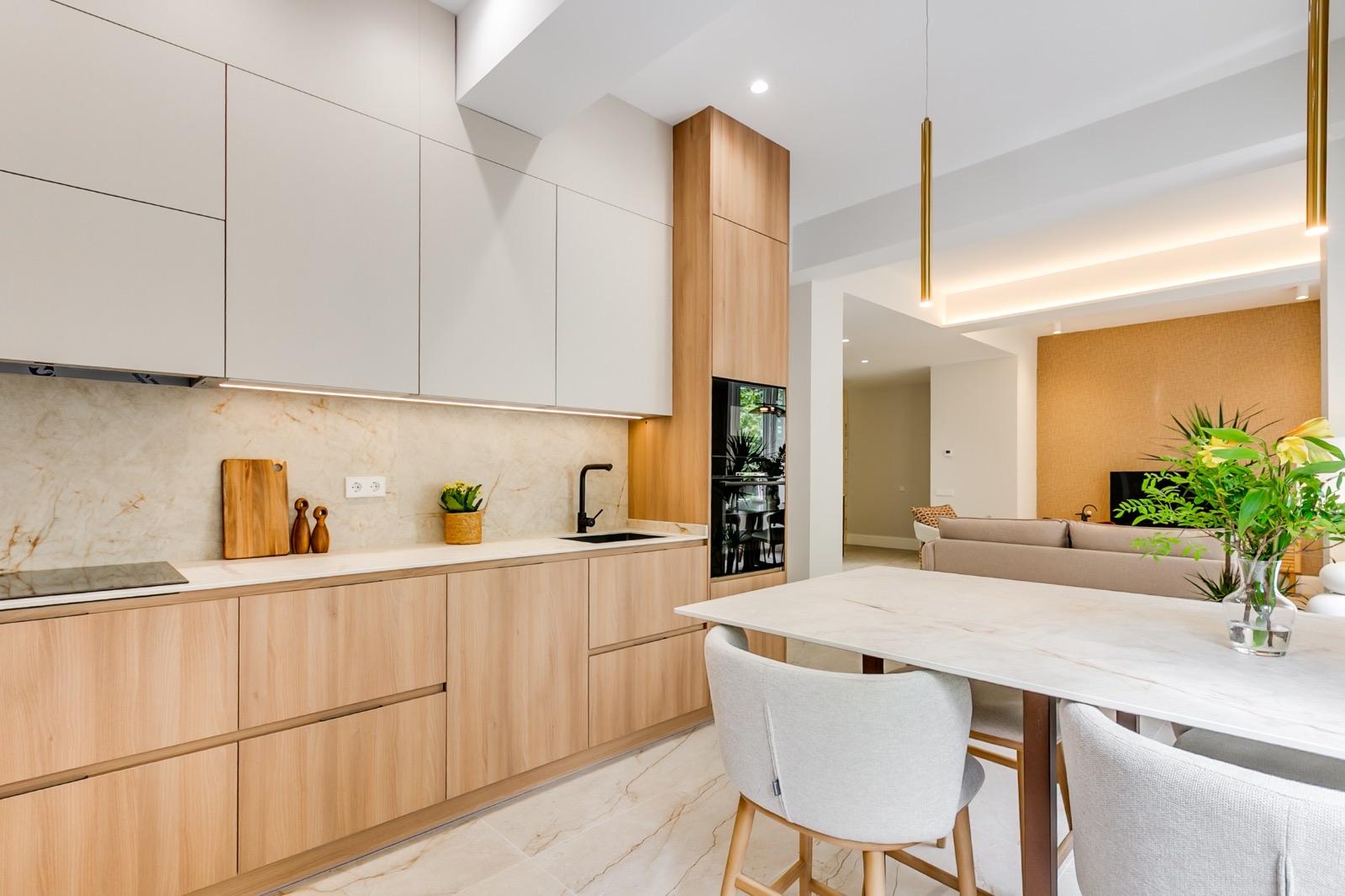 Piso en Venta en Av. de la Reina Victoria - 6