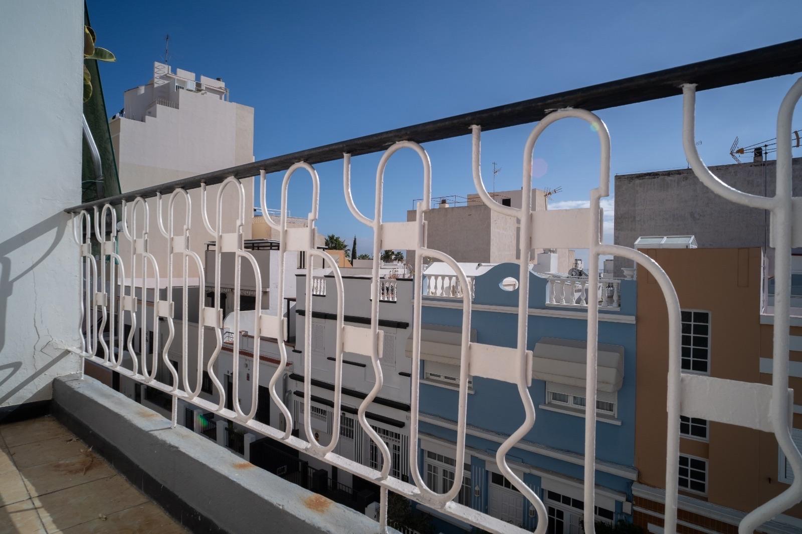 Piso en Venta en C. Pedro Pinto de la Rosa - 1