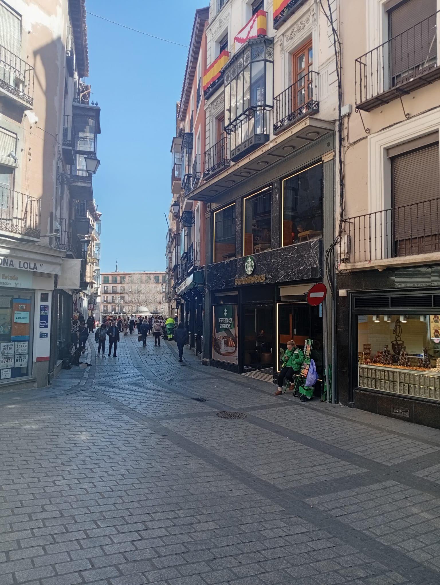 Edificio Comercial en Venta en Spain - 8