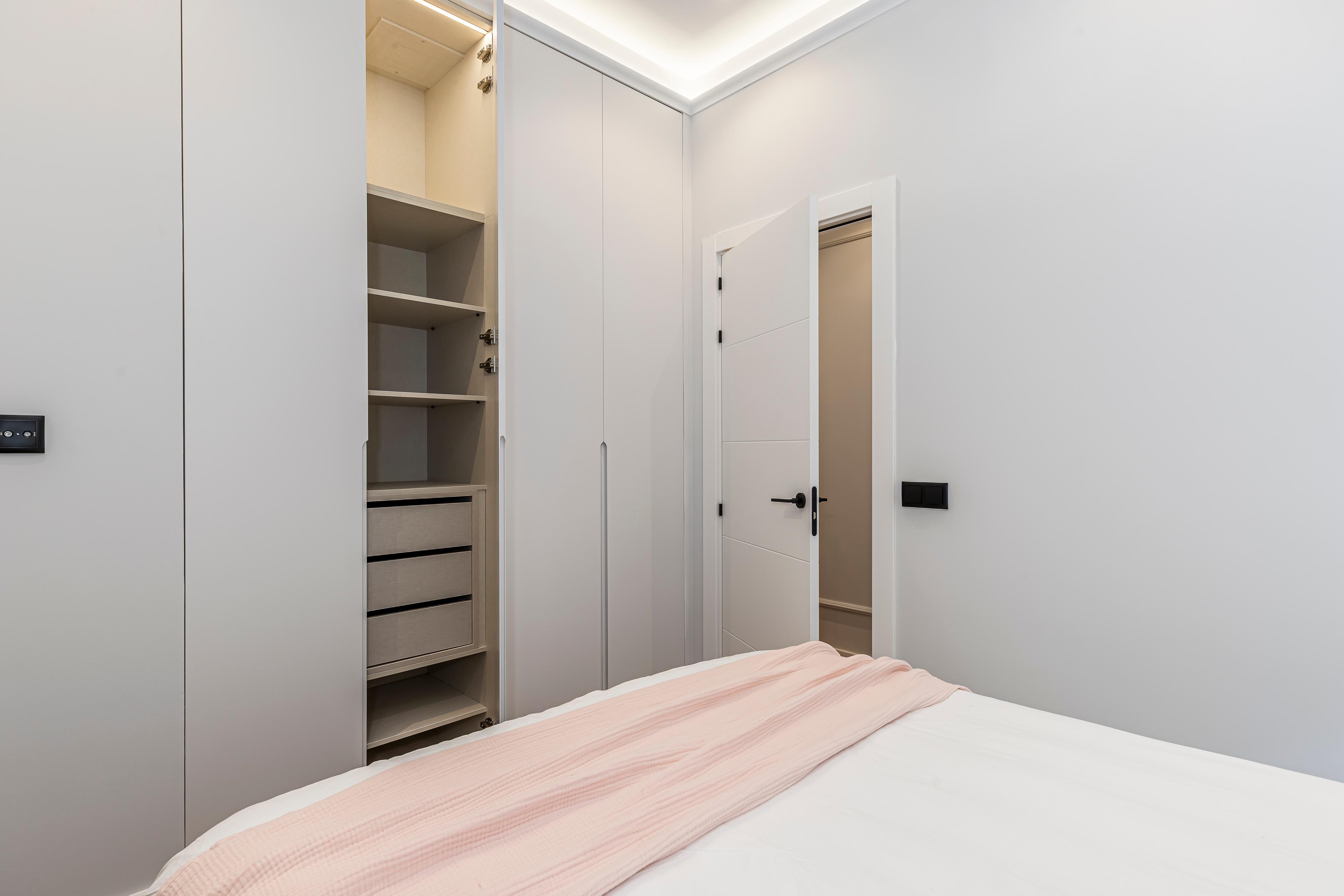 Piso en Venta en Paseo de la R. Cristina - 32