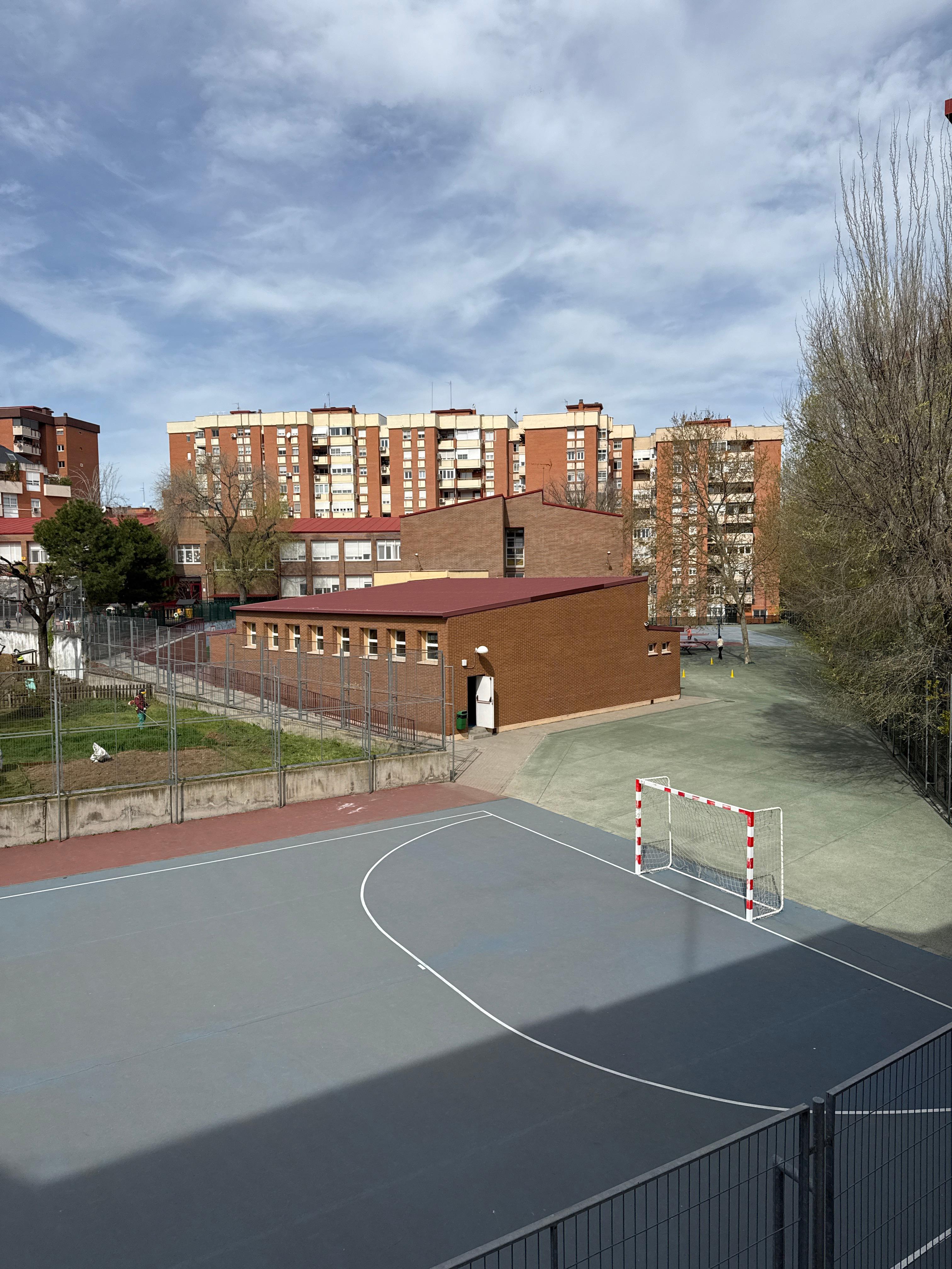 Piso en Venta en C. Motilla del Palancar - 13