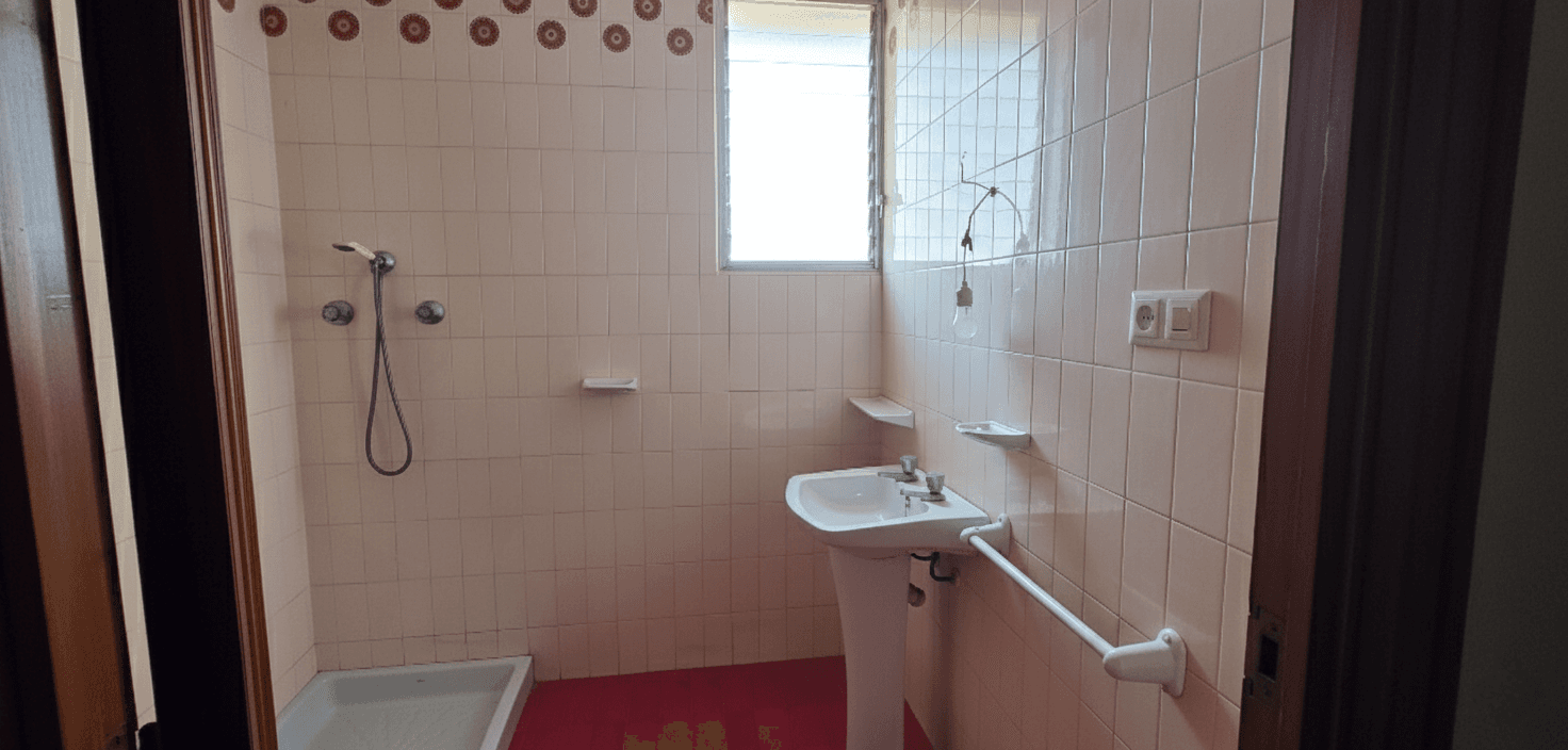 Casa en Venta en Avenida Valencia - 12